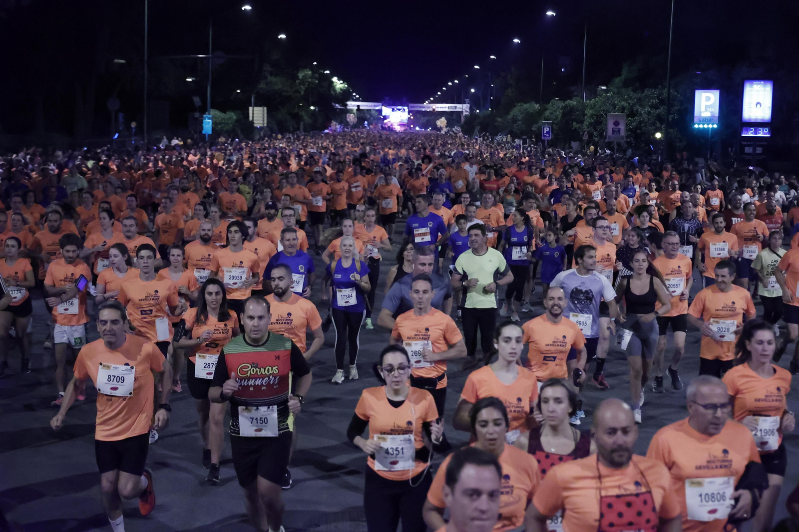 Búscate en la Carrera Nocturna de Sevilla (3)