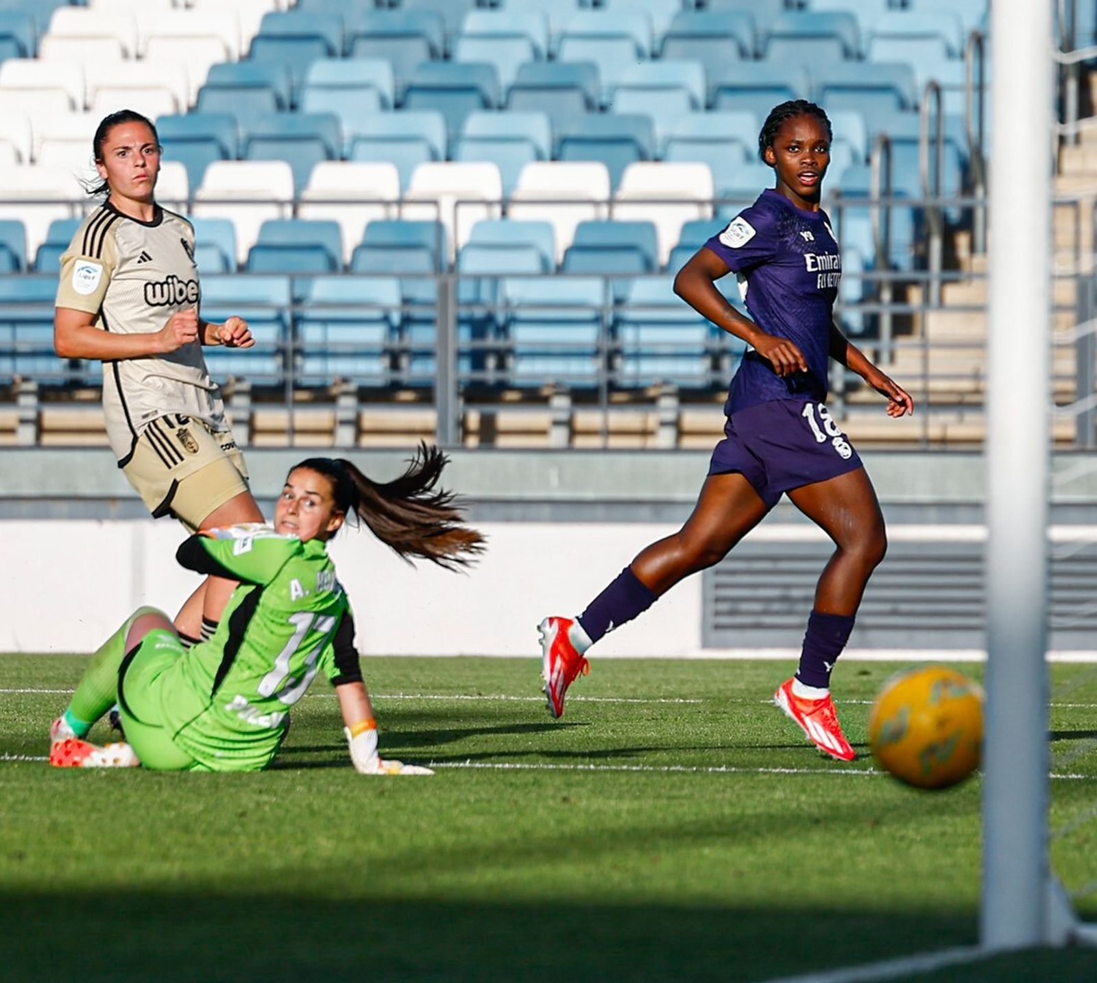 Uno de los goles recibidos por el Granada ante el Real Madrid