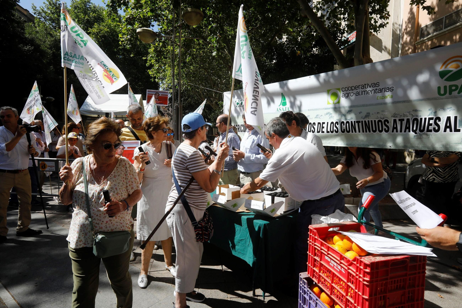 Las imágenes de la concentración de los agricultores de Córdoba "por la supervivencia del campo"