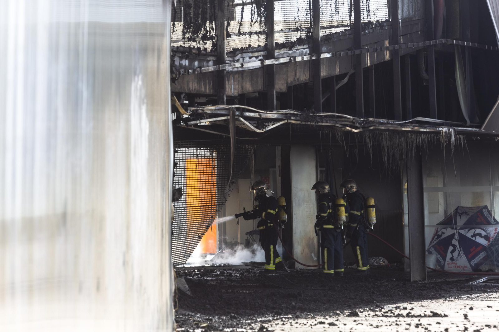 Imágenes del incendio en el mirador de Santa Bárbara