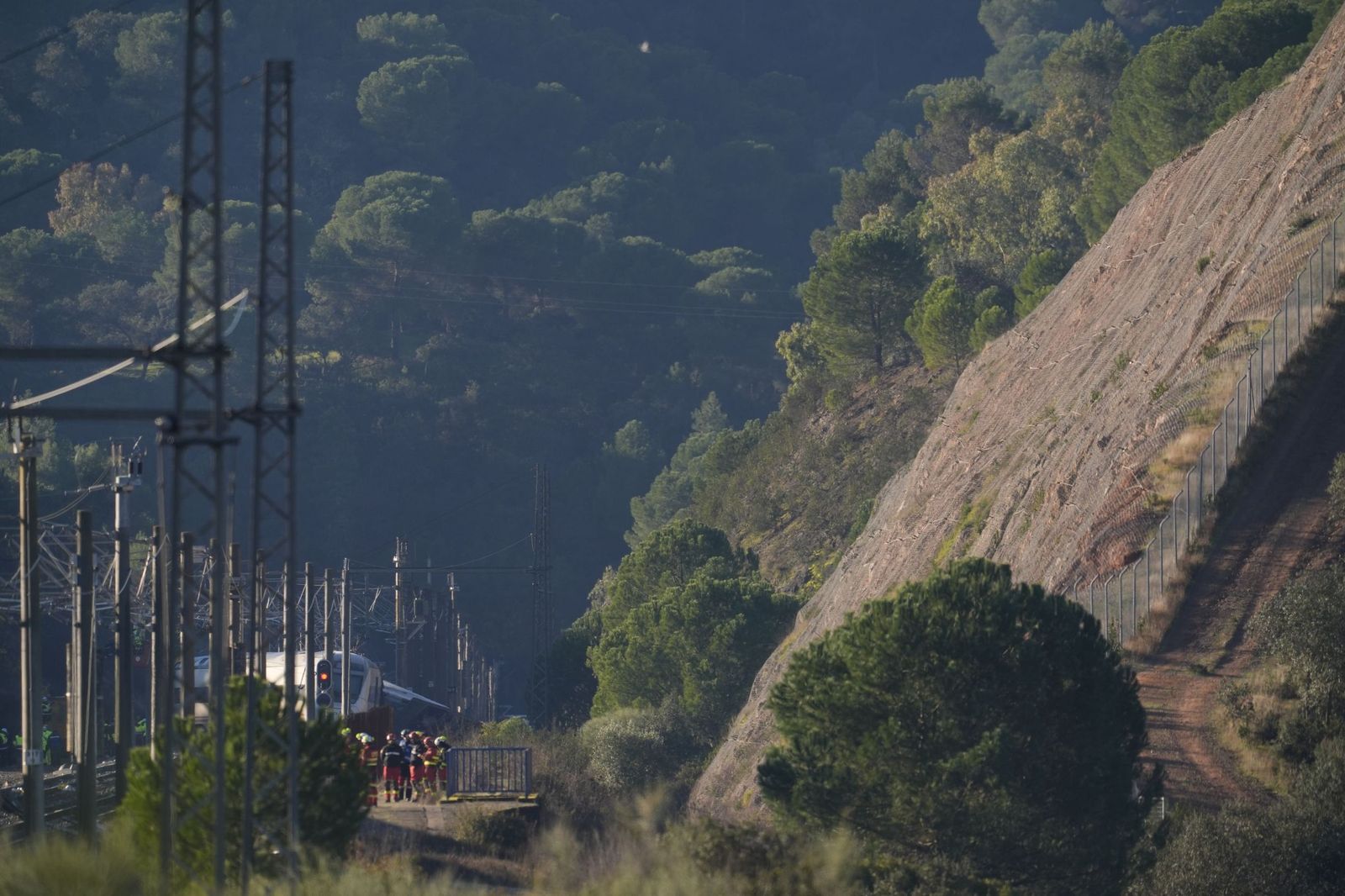 Adamuz afronta el segundo día después de la tragedia ferroviaria