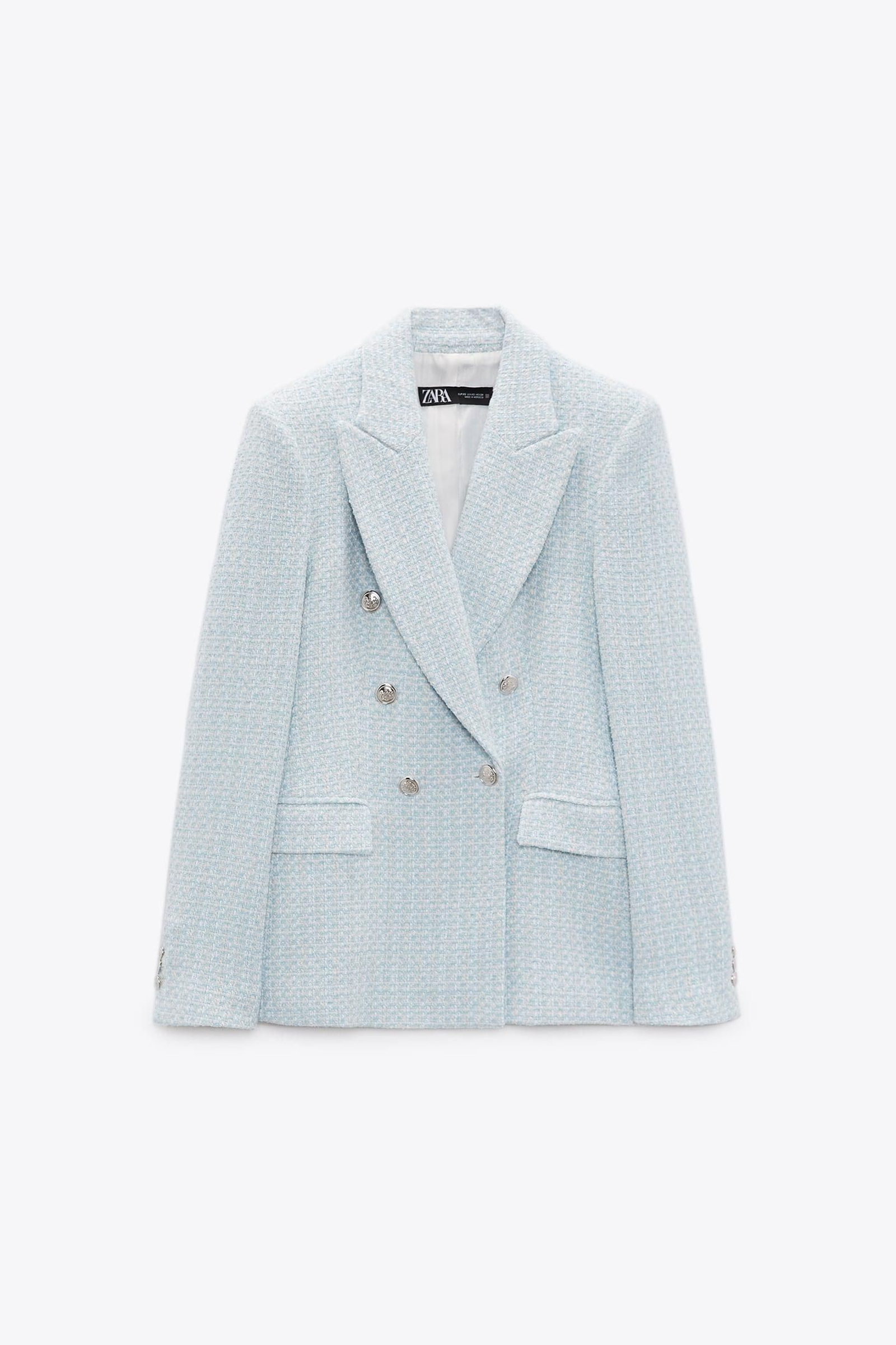 Blazer celeste de Zara.