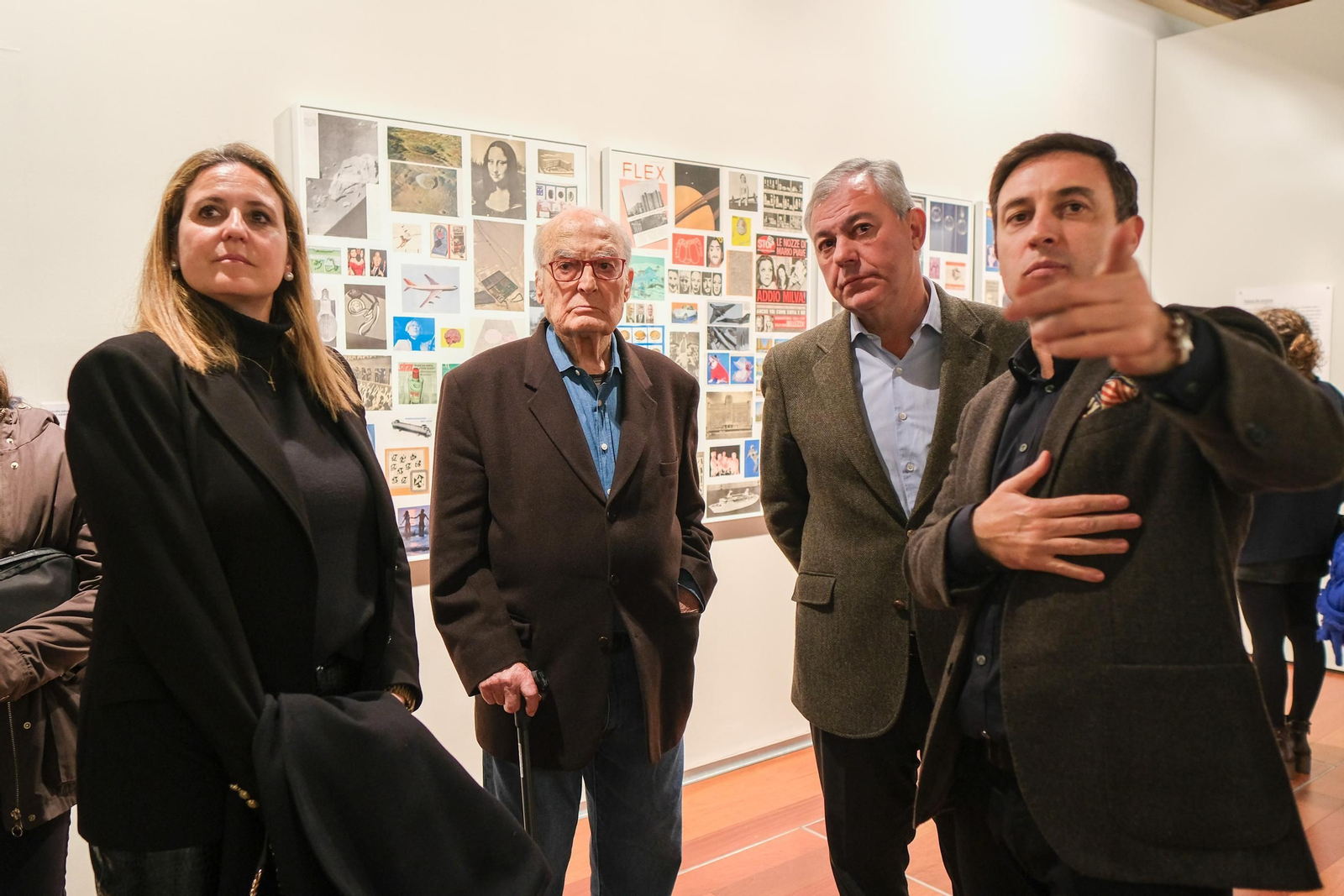 Imágenes de la inauguración de una exposición de Luis Gordillo en el Espacio Santa Clara