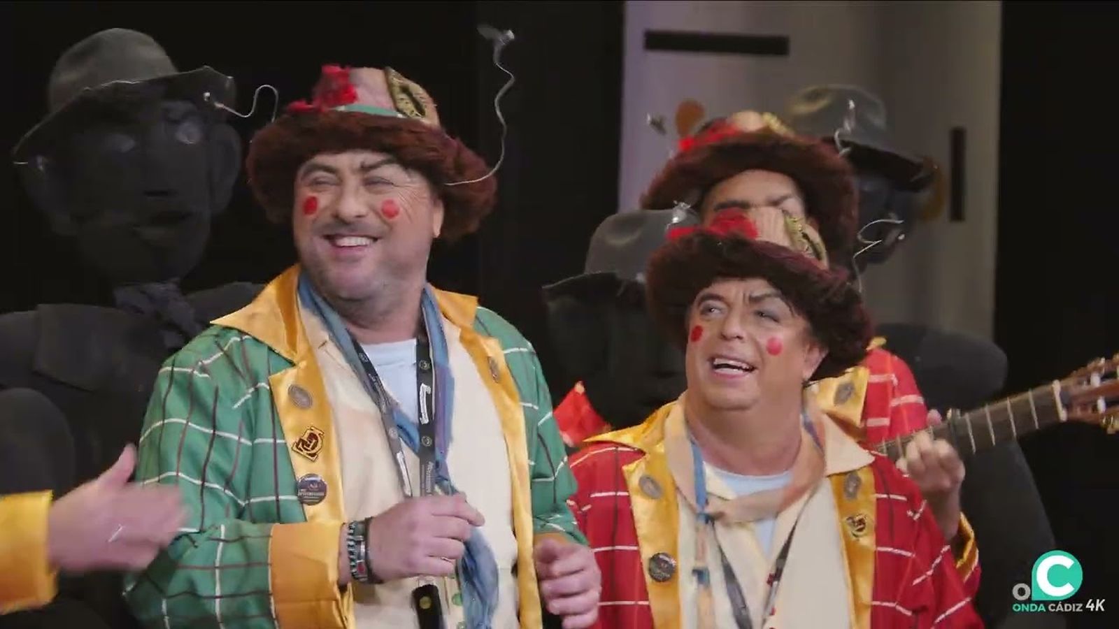 Chirigota, Piensa mal y acertarás (Los desconfiaos) - Cuartos