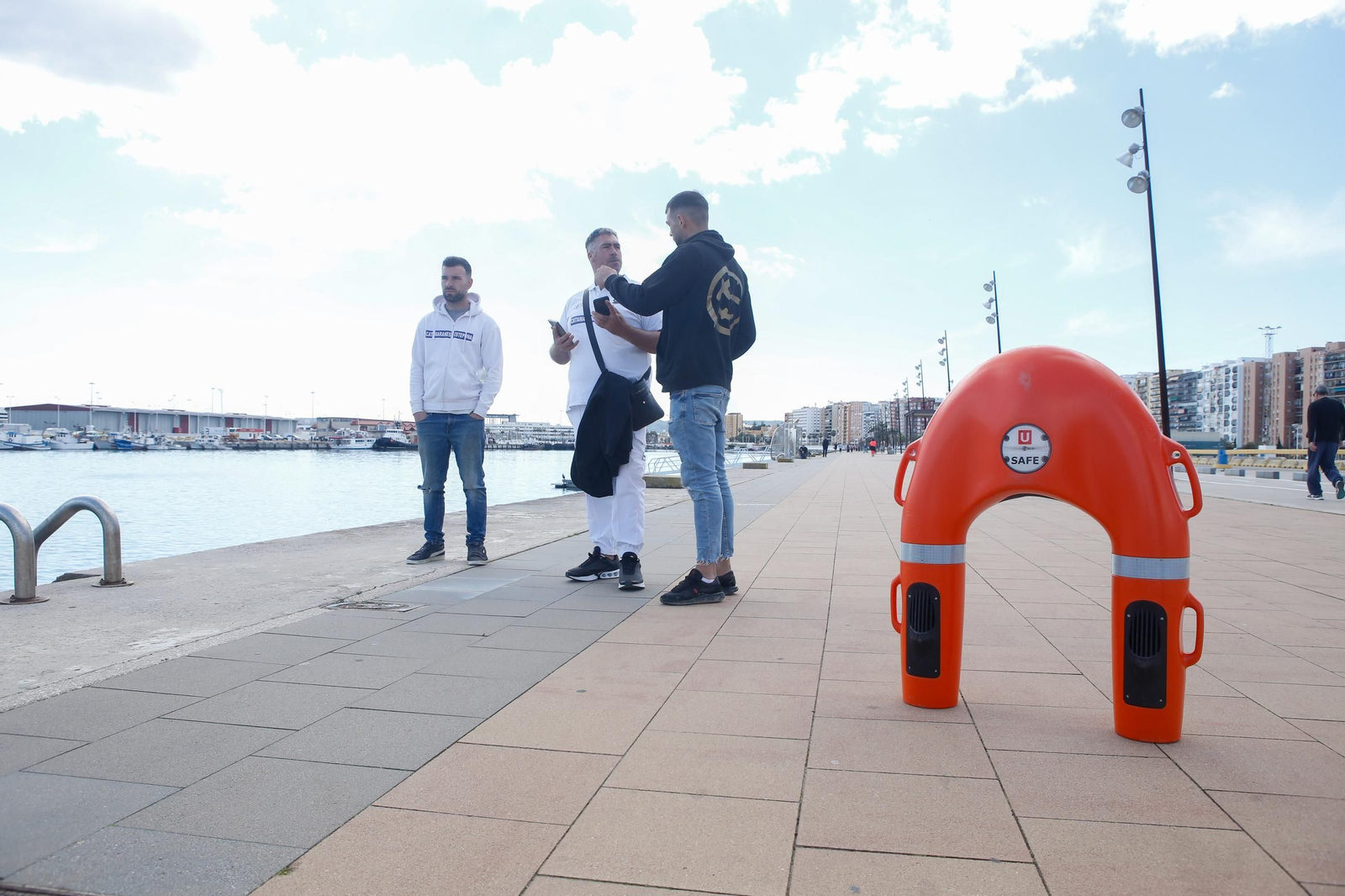Las fotos de la presentación de la boya de salvamento Usafe en Algeciras