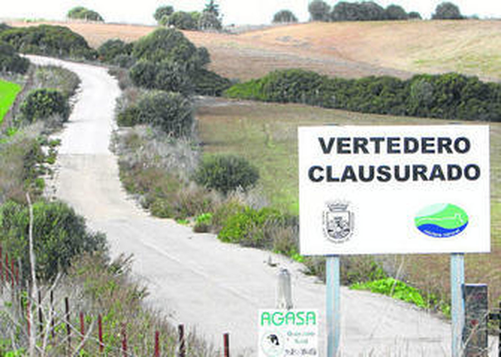 Vista del camino de entrada al vertedero de La Victoria, en una imagen de archivo.