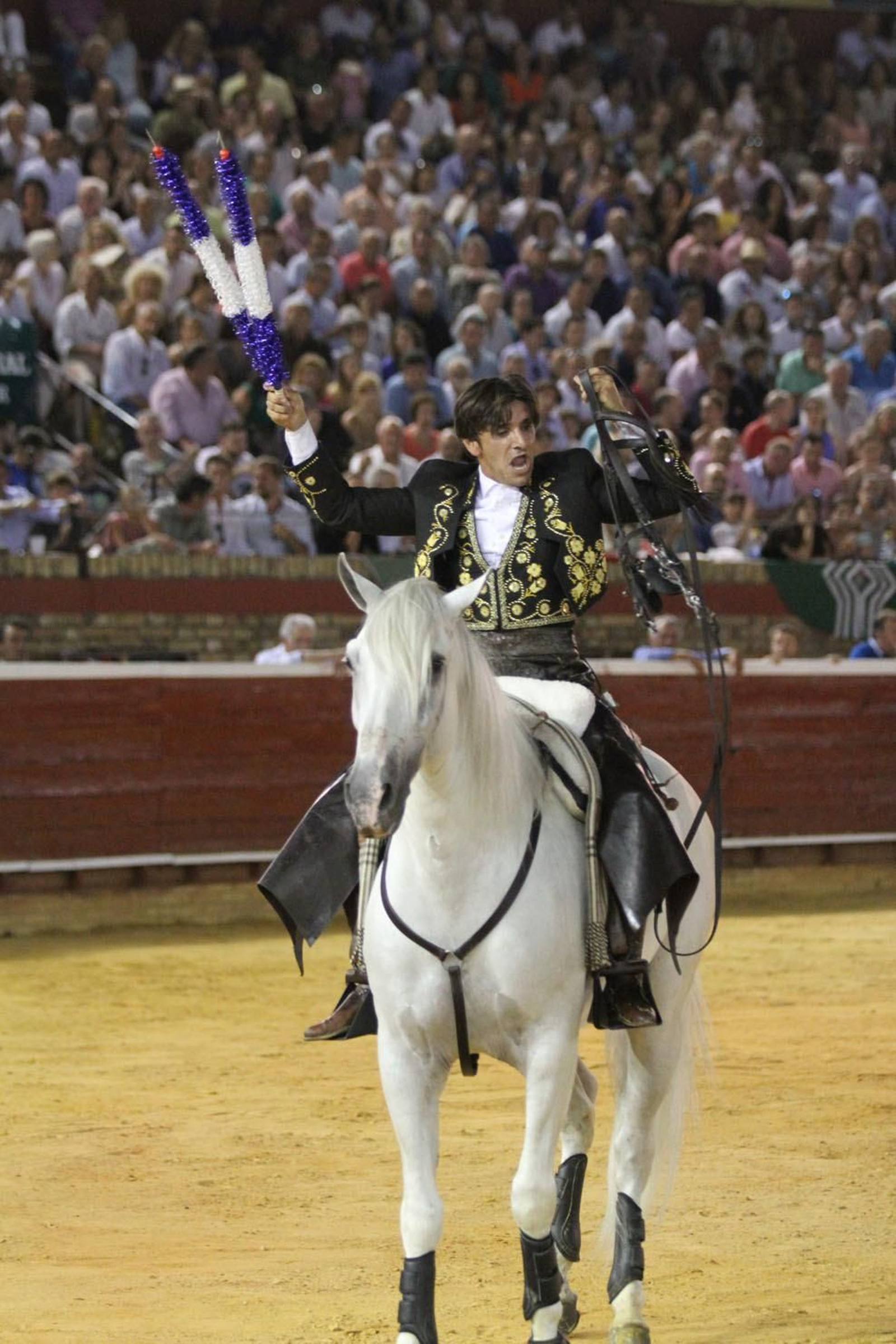 Festejo de Rejones en el coso de La Merced por Colombinas.