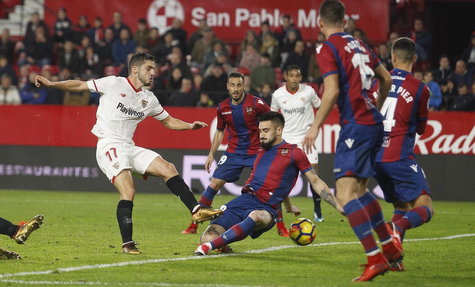 Las imágenes del Sevilla-Levante