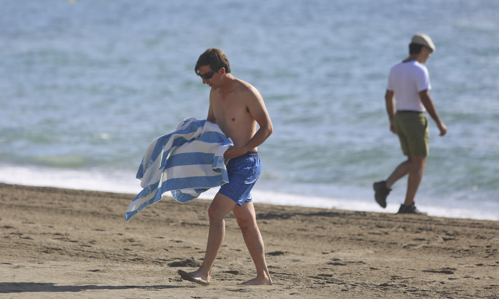 Un bañista en Marbella este miércoles.