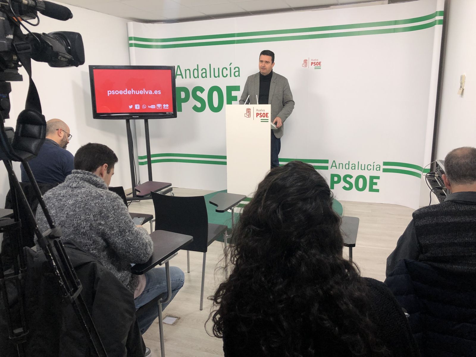 Amaro Huelva, en su comparecencia ante los medios.