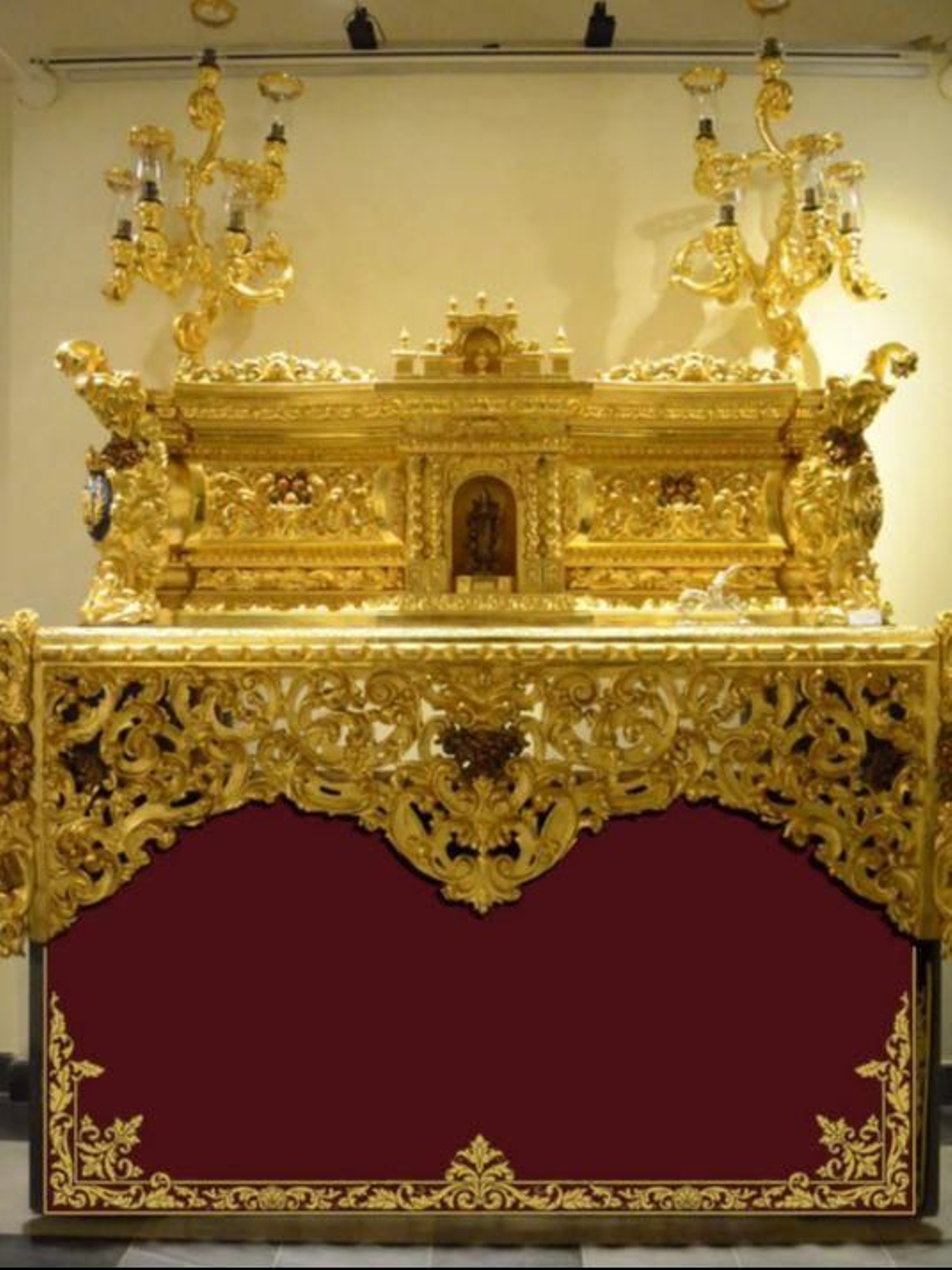 Recreación de los nuevos faldones del misterio de Cristo Rey.