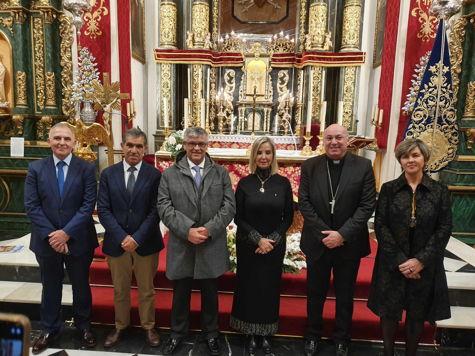 El alcalde de Guadix asiste al pregón extraordinario de la Virgen de las Angustias