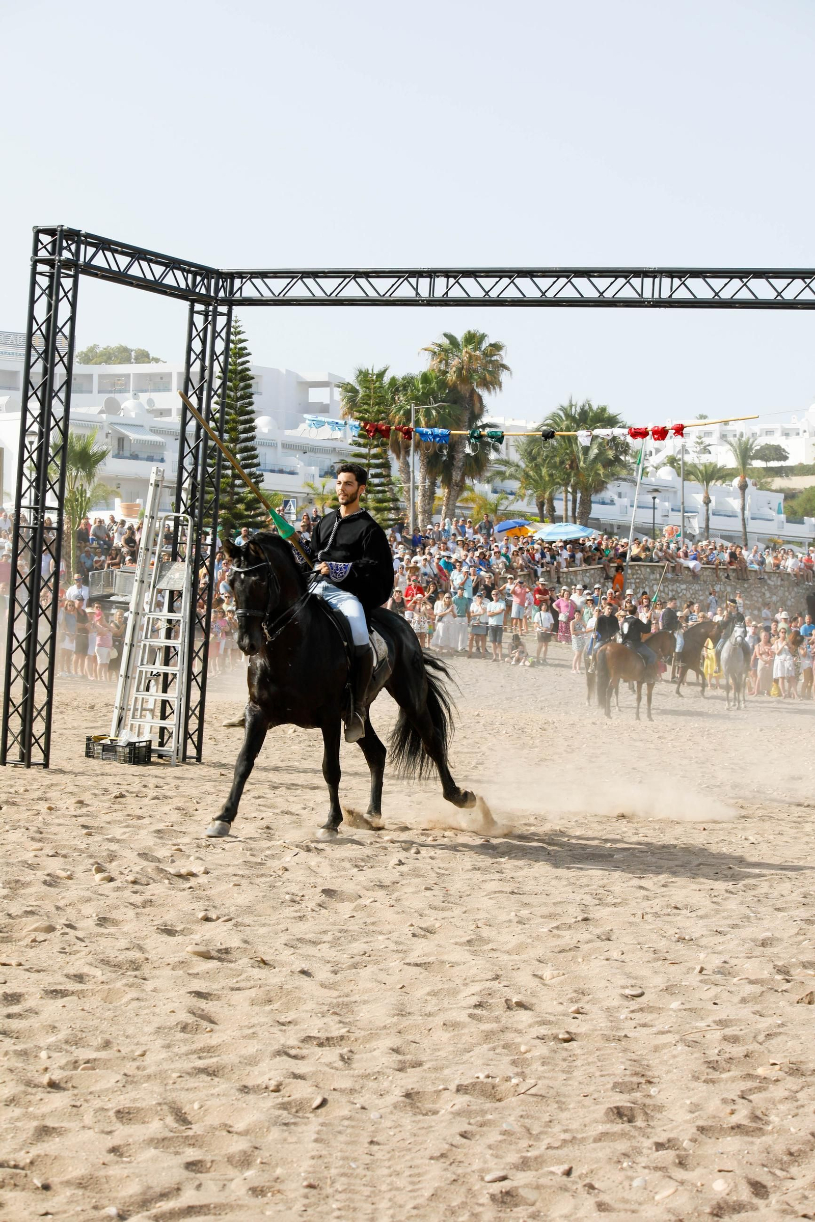 La carrera de cintas y la exhibición de caballos de los Moros y Cristianos de Mojácar, en imágenes