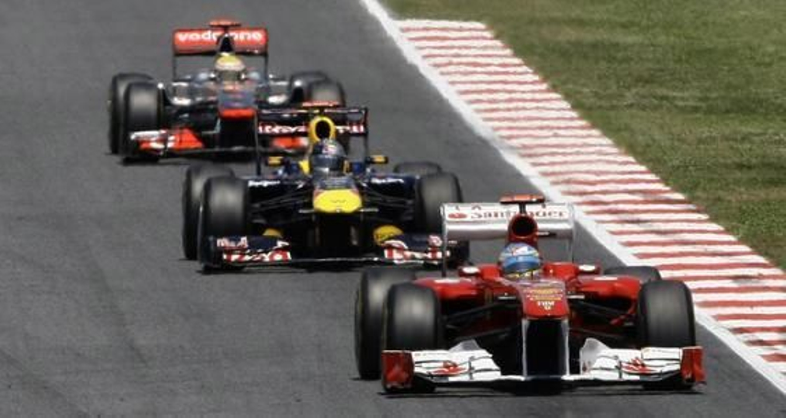 Vettel vuelve a ganar en Montmeló. Alonso acaba quinto.

Foto: reuters