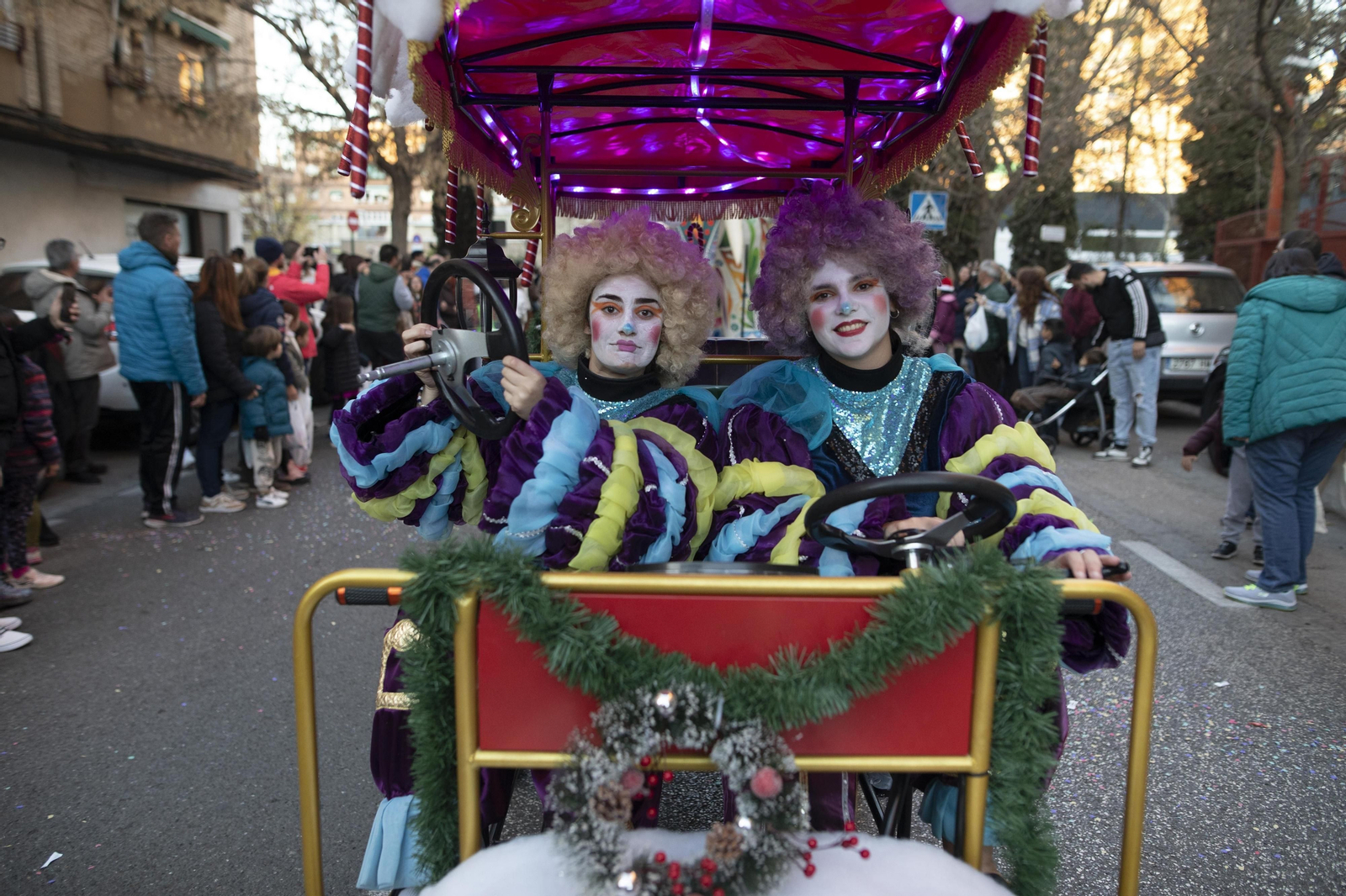 Así ha sido la cabalgata de Papa Noel por Granada