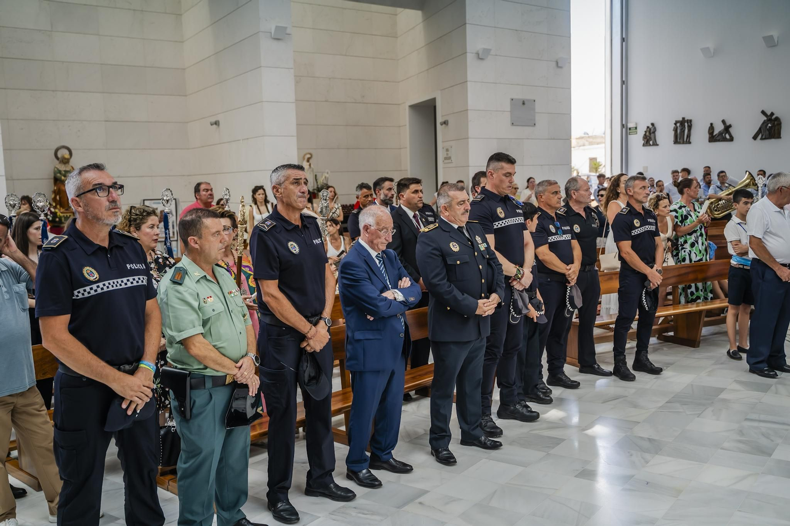 La procesión de la Virgen del Carmen y Santa Ana pone el broche final a las fiestas del Puerto de Roquetas