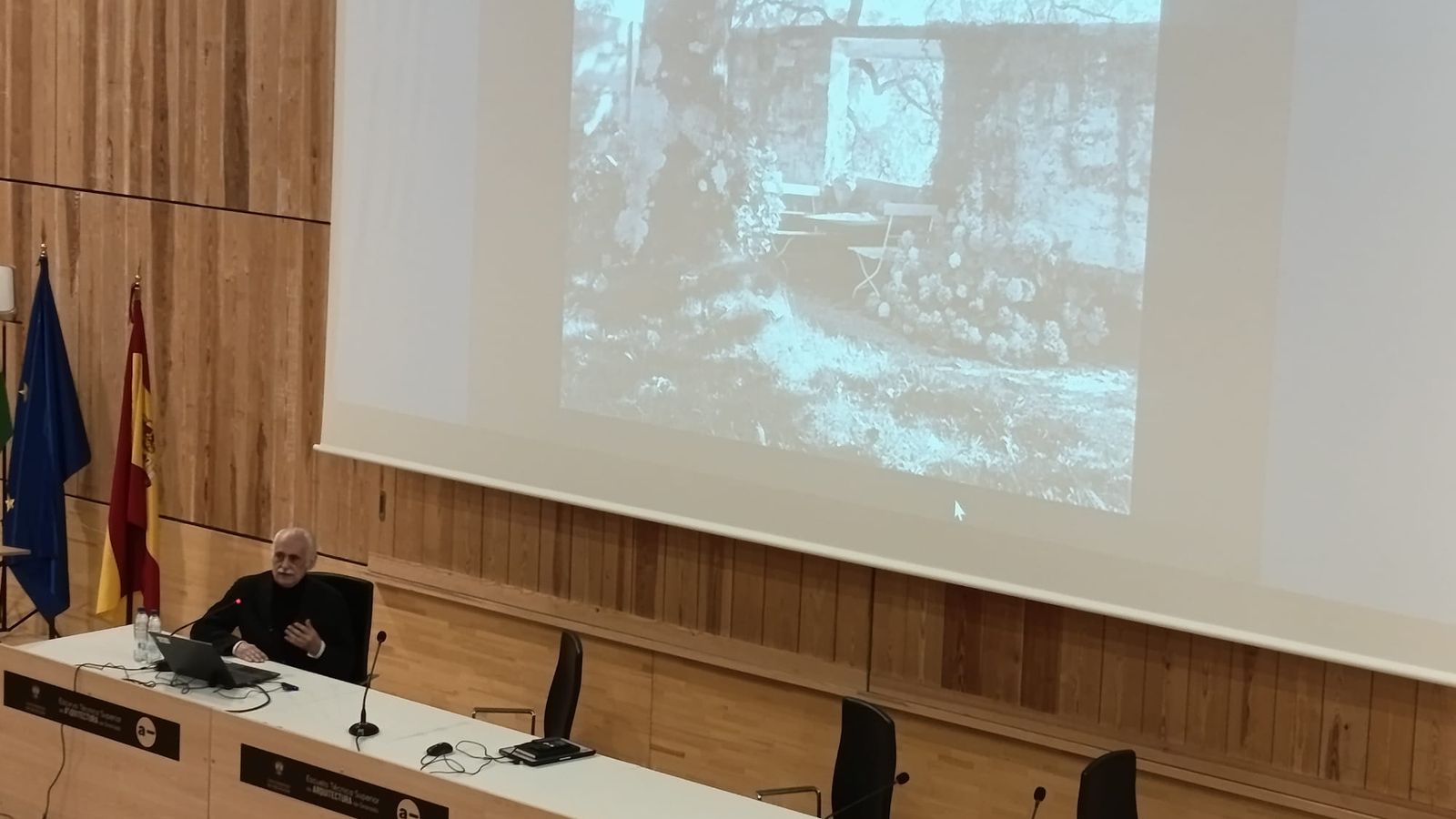 López Cotelo, en la lección magistral impartida este miércoles en la ETSA de la UGR.