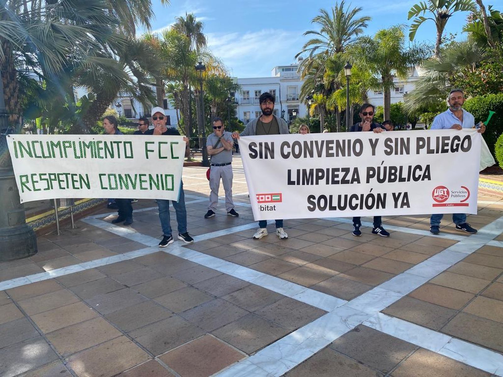 La concentración en la plaza de Isaac Peral.