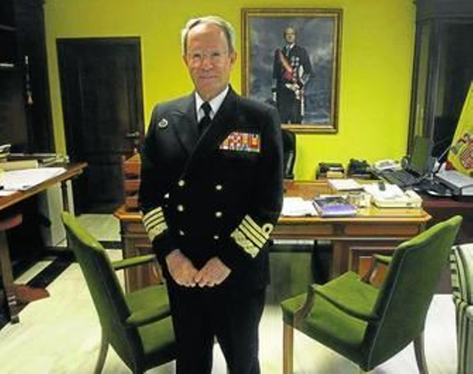 El Almirante de la Flota, en su despacho en la Base Naval de Rota.