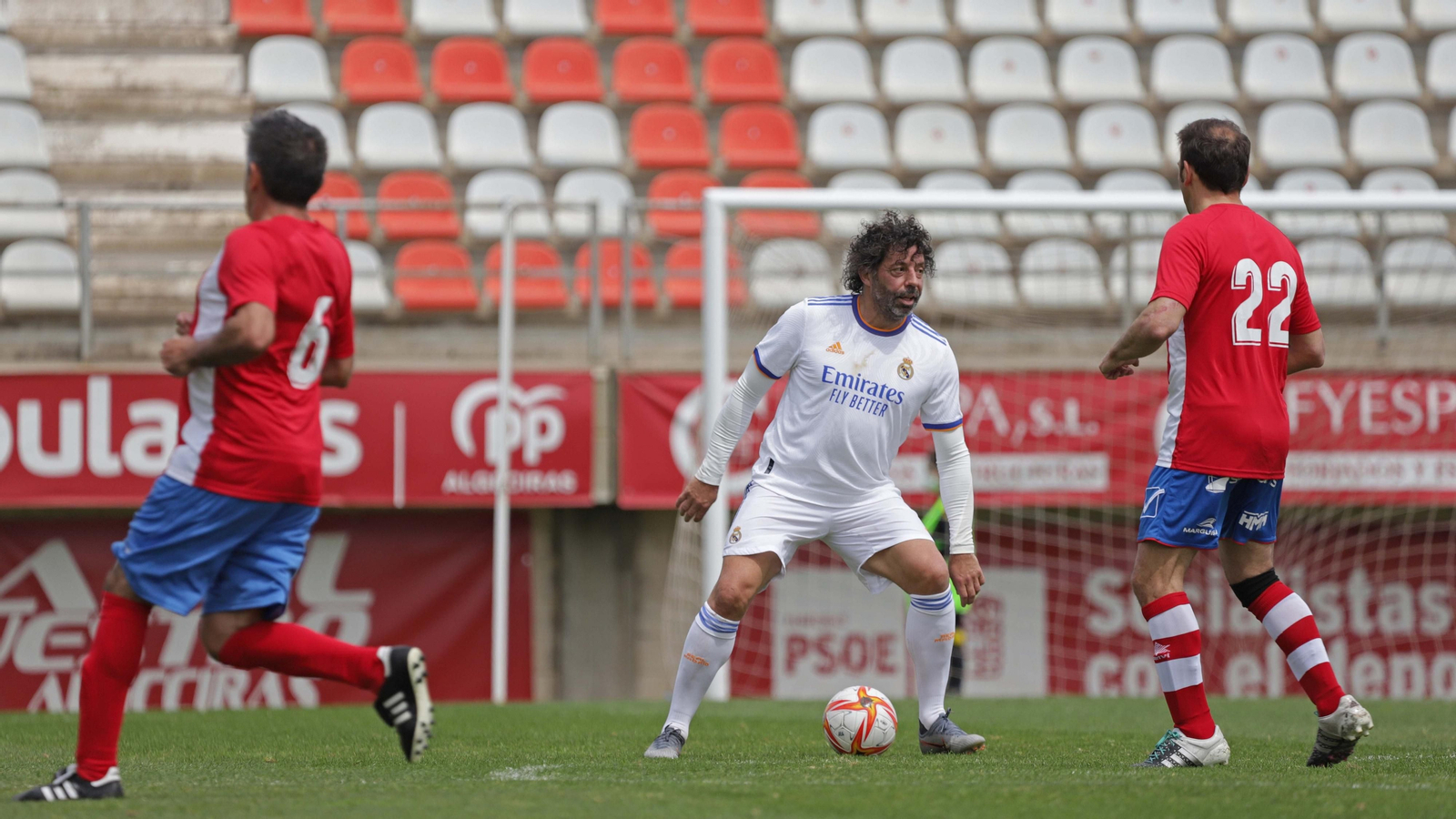 La mejores fotos del Algeciras - Real Madrid veteranos