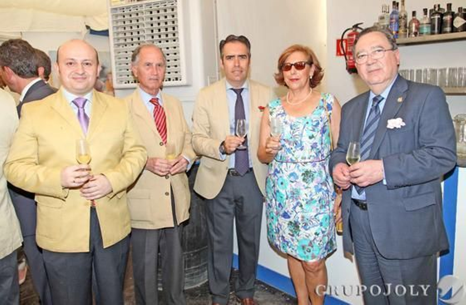 Miembros de la junta de gobierno de la Academia San Dionisio, su presidente Joaquín Ortiz, Juan María Vaca, Pilar Chico y Marco Antonio Velo, con Rafael Navas.

Foto: Vanesa Lobo