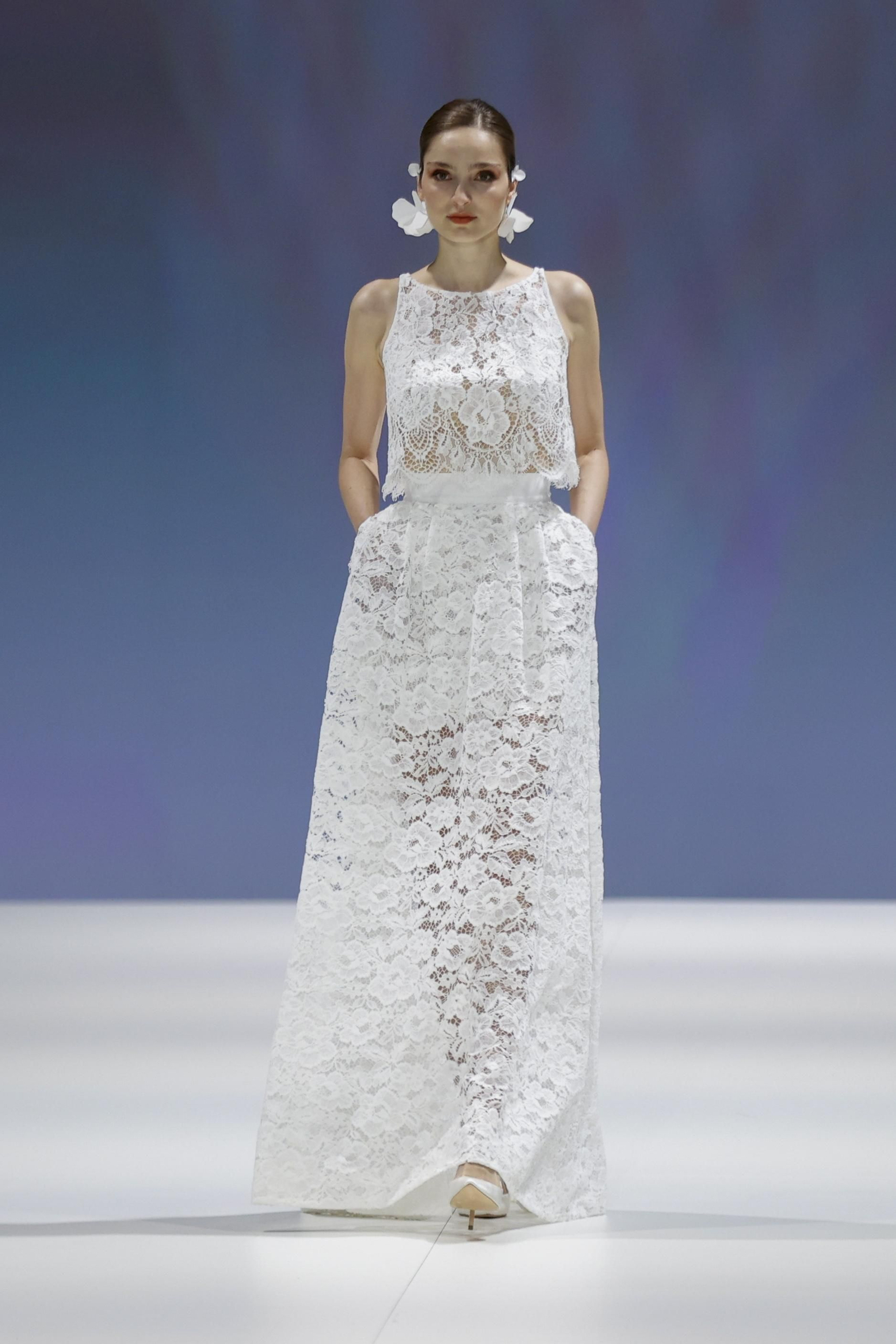 Pase de modelos de la firma Jesús Peiró en la Bridal Fashion Week de Barcelona