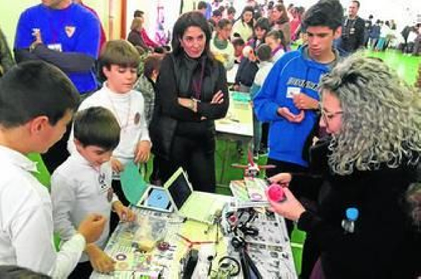 Los más pequeños ya han podido comprobar cómo funcionan los aparatos que diariamente utilizan en sus casas.