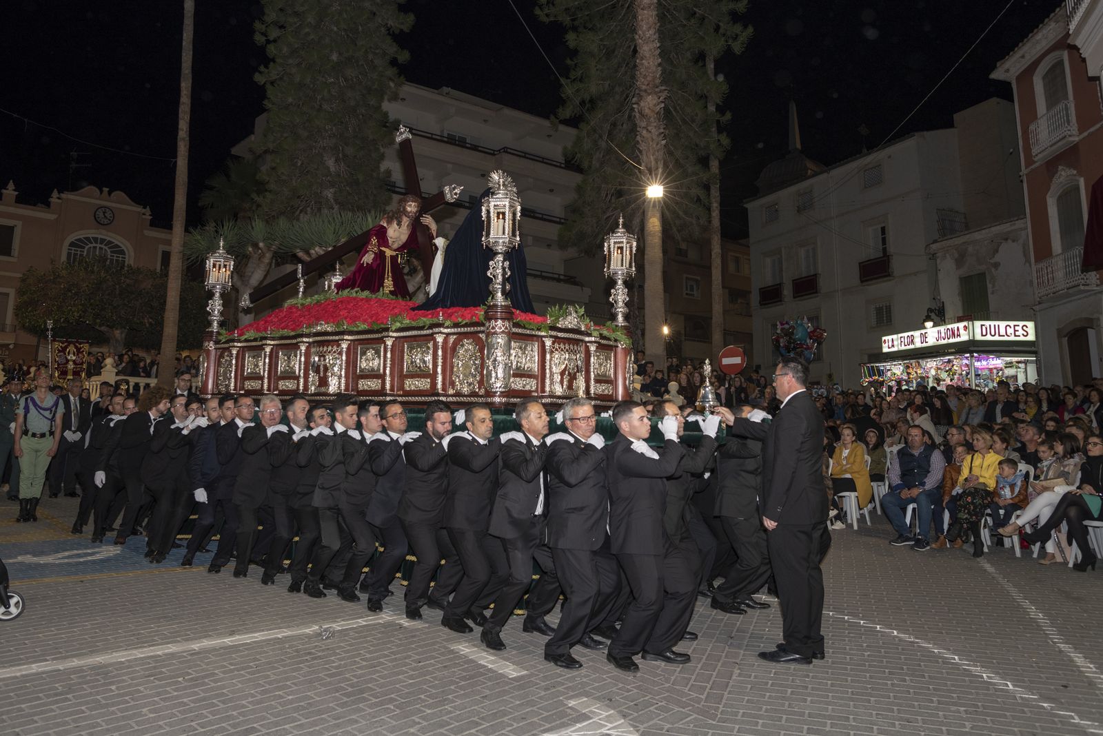 Imágenes de la procesión del Paso Blanco en Cuevas del Almanzora