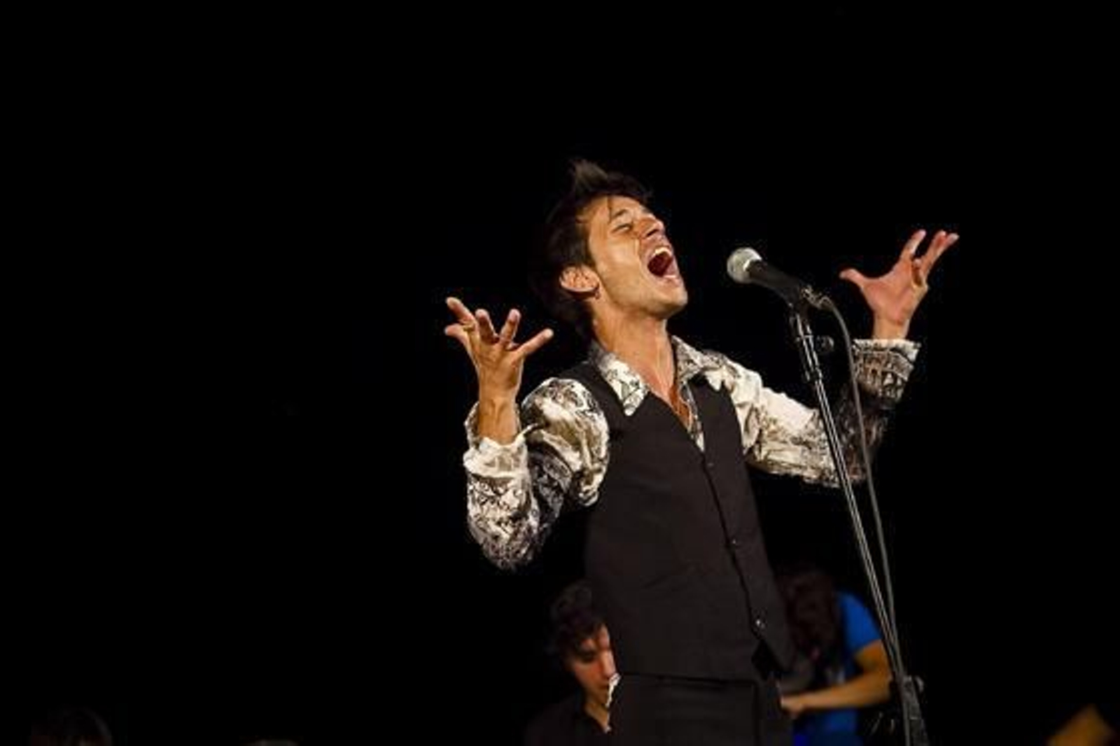 Los gaditanos disfrutan de una noche de cultura ´De sol a sol´. 

Foto: Lourdes de Vicente