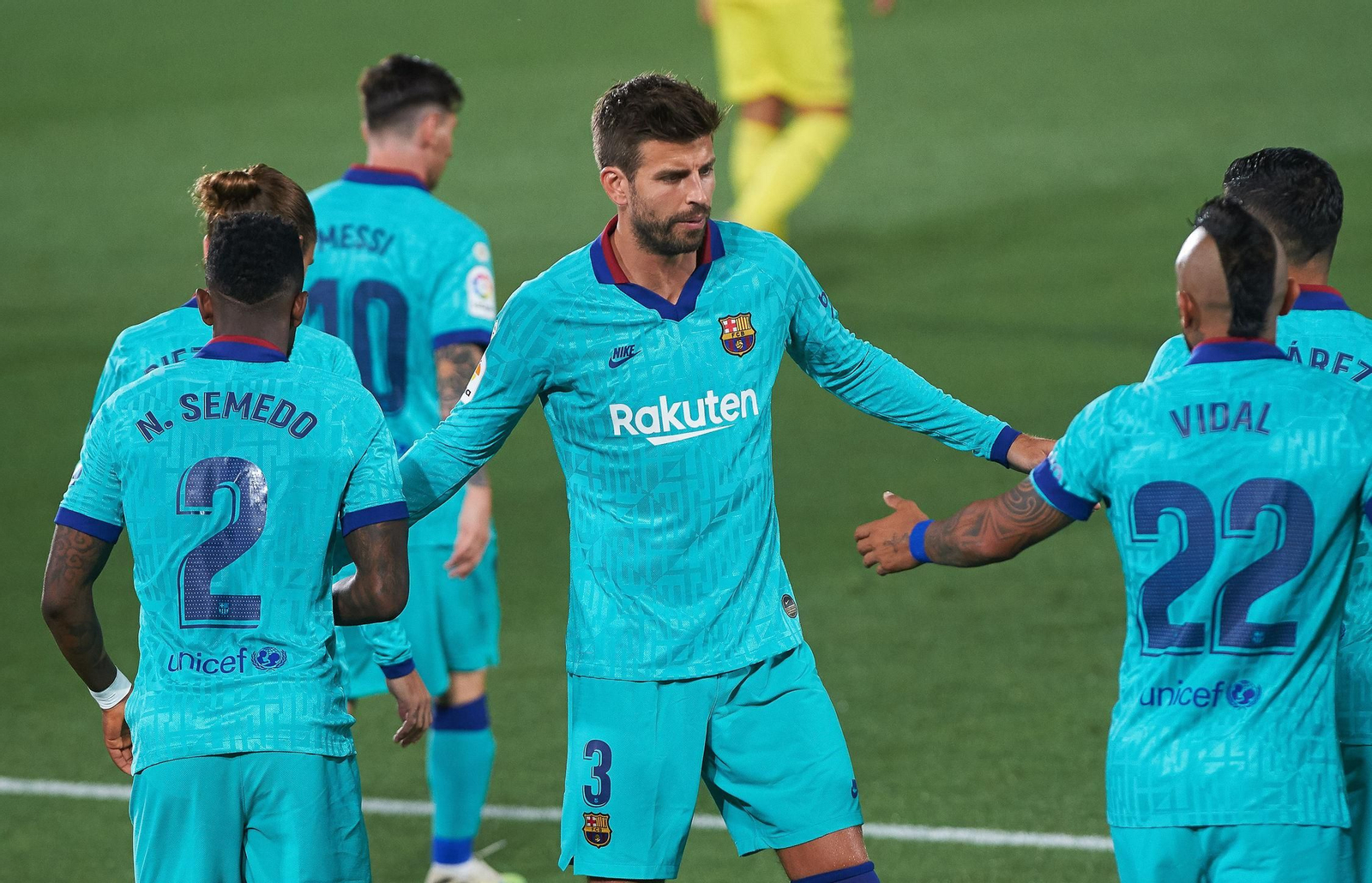 Piqué entra en la convocatoria del Barcelona.