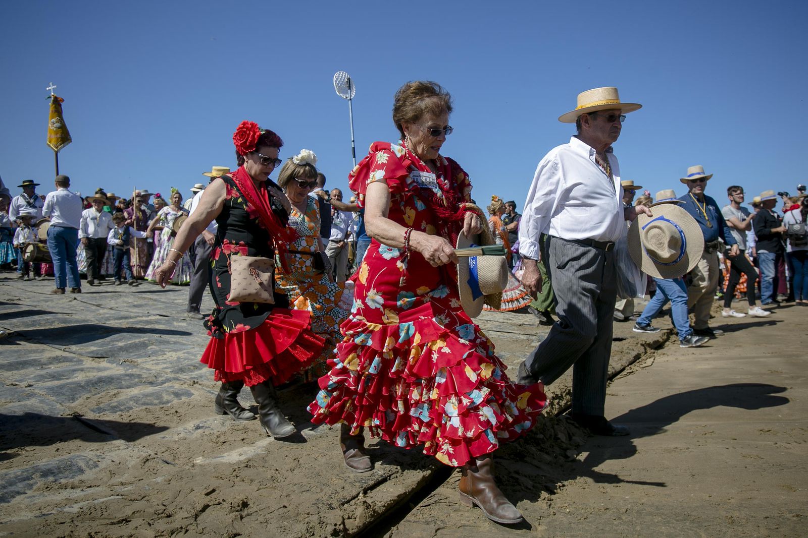 La hermandad de Sanlúcar cruza Bajo de Guía