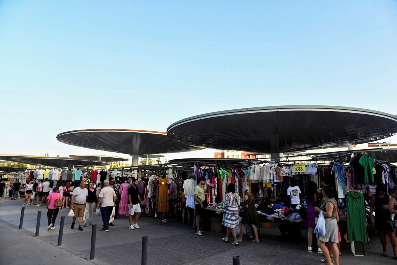 Las fotos del mercadillo nocturno de las Setas en Córdoba