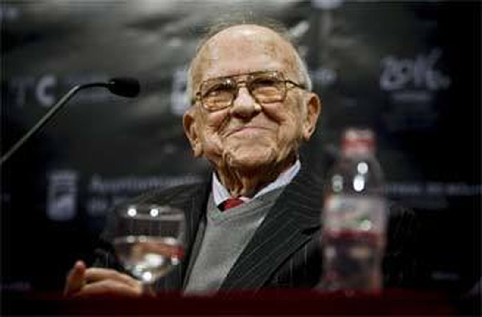 Carrillo confiesa que la política actual y el futuro le quitan el sueño