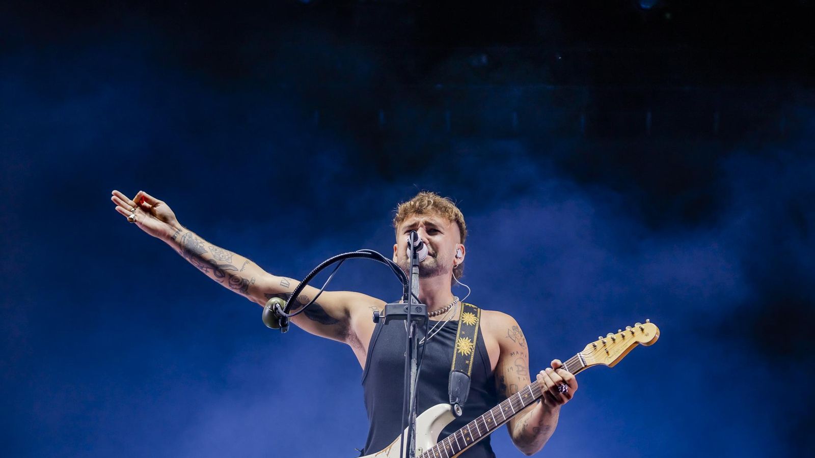 Dani Fernández durante su actuación memorable en Playa Serena II.