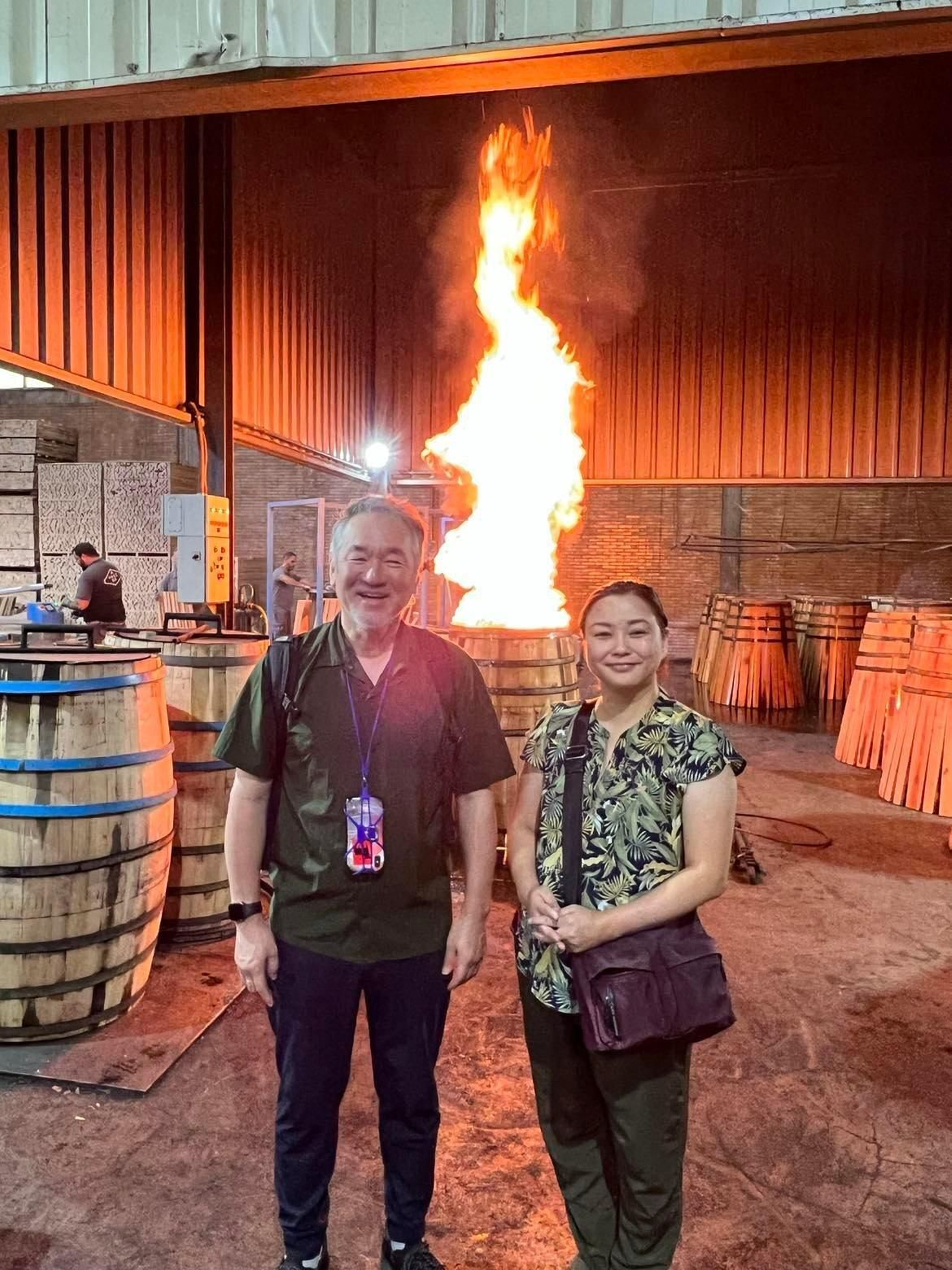 Acompañando al experto en vino Mash Shiokawa en la tonelería Páez.