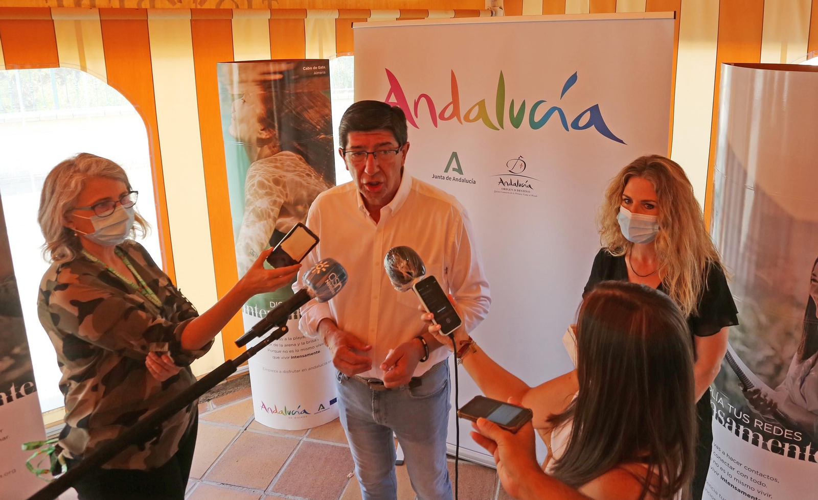 Juan Marín y Ana Mestre, ayer antes los medios.