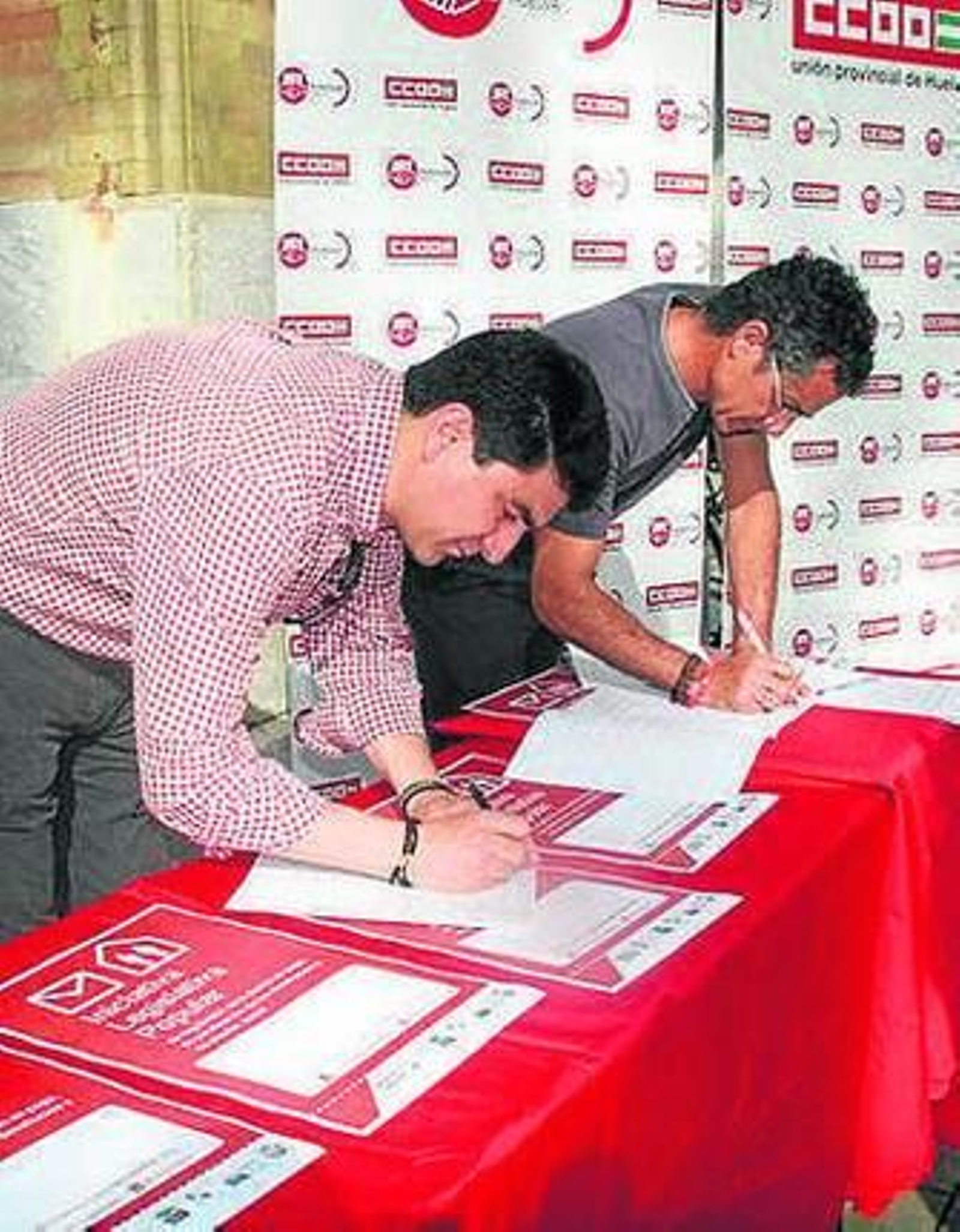 Firma de la iniciativa popular.