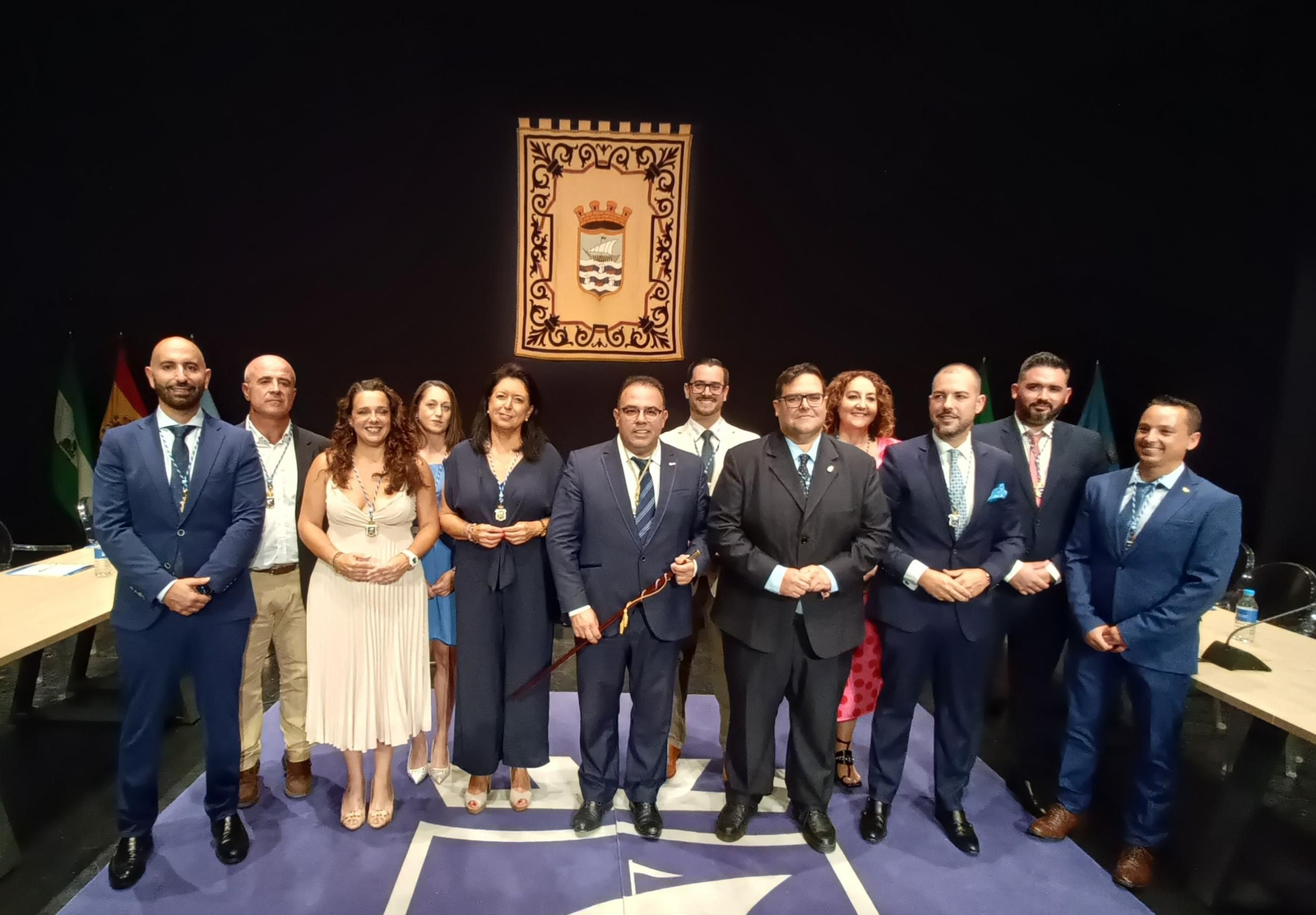 El alcalde de Almuñécar, Juan José Ruiz Joya, junto al resto de la corporación