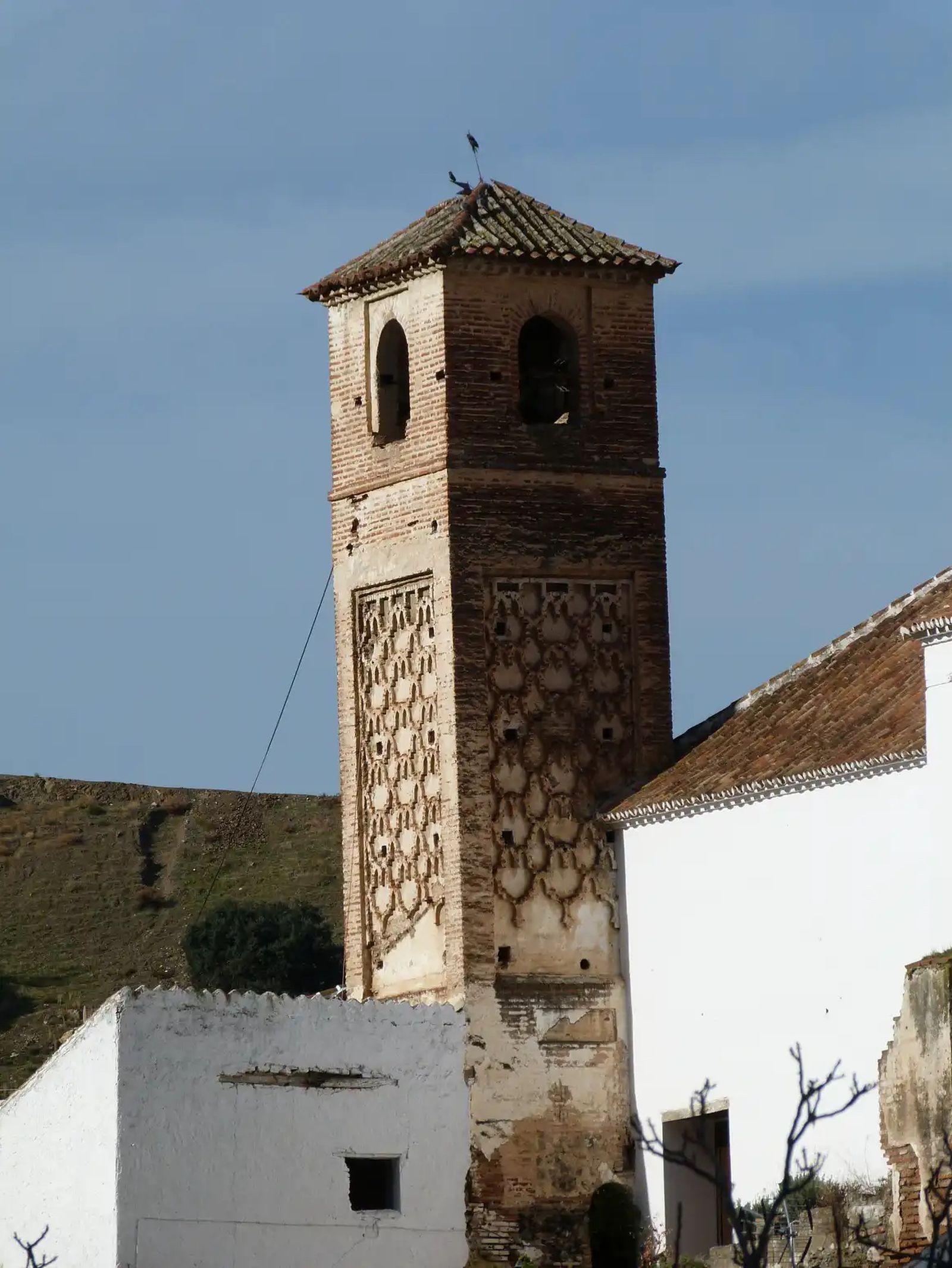 El alminar mudéjar de la Parroquia de Santa Ana de Salares.