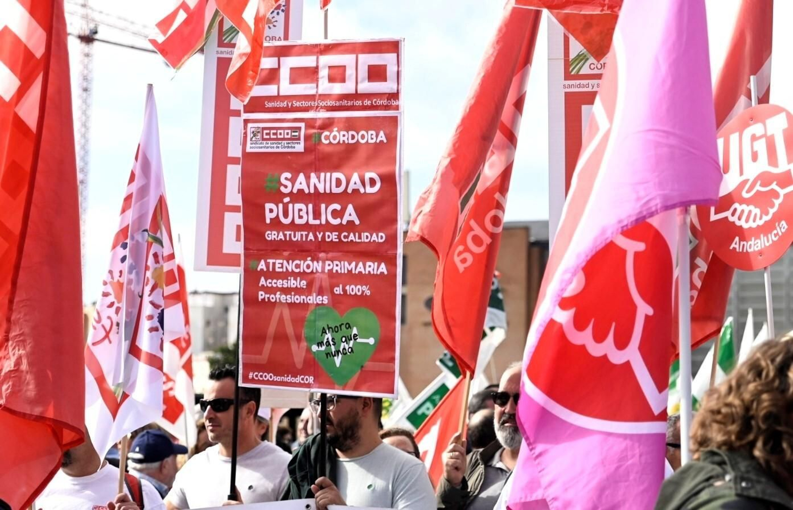 La manifestación en defensa de la sanidad pública en Córdoba, en imágenes