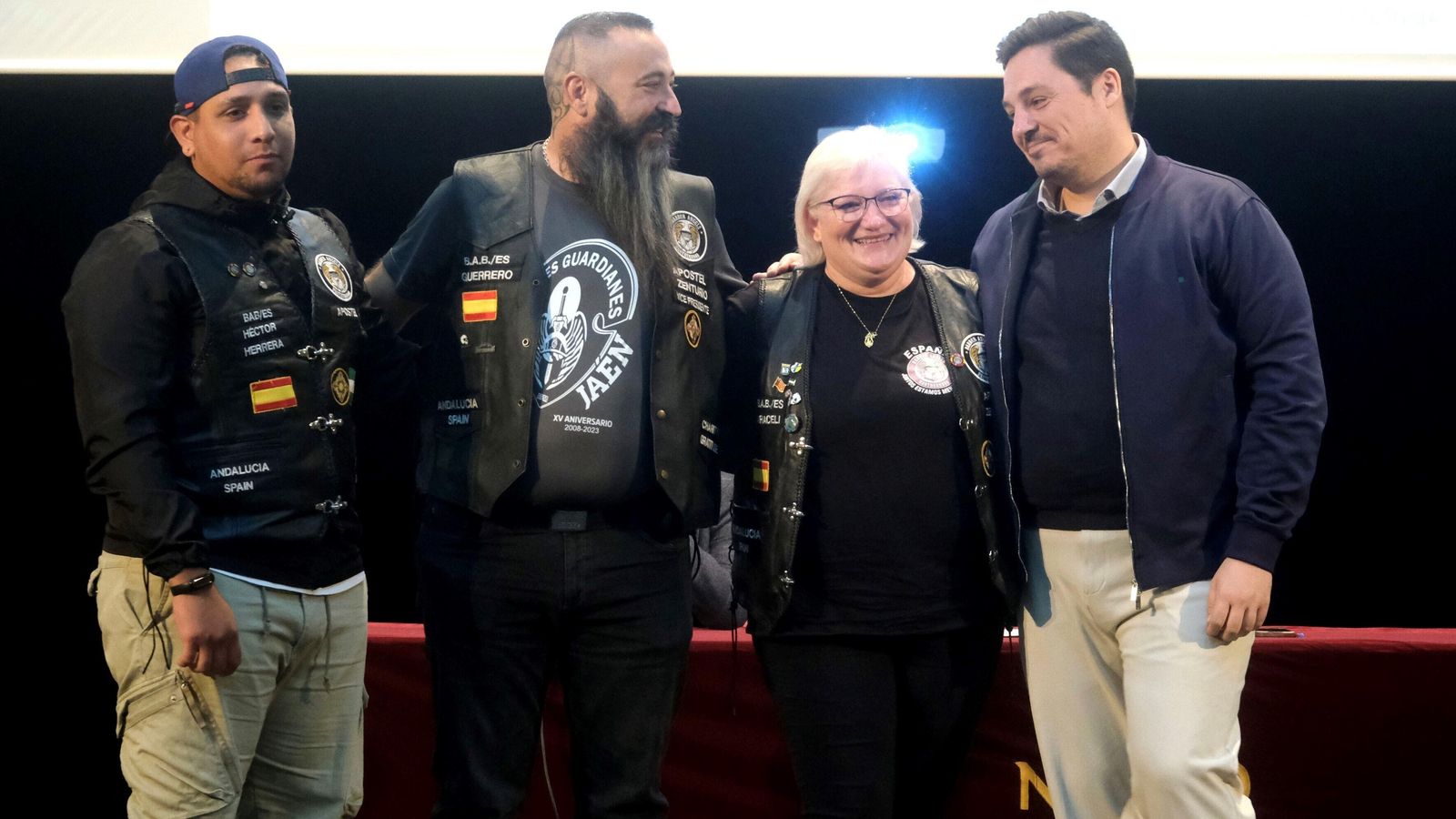 Los tres Barber Angels premiados llaman a los barberos de Sevilla a sumarse a los cortes solidarios.