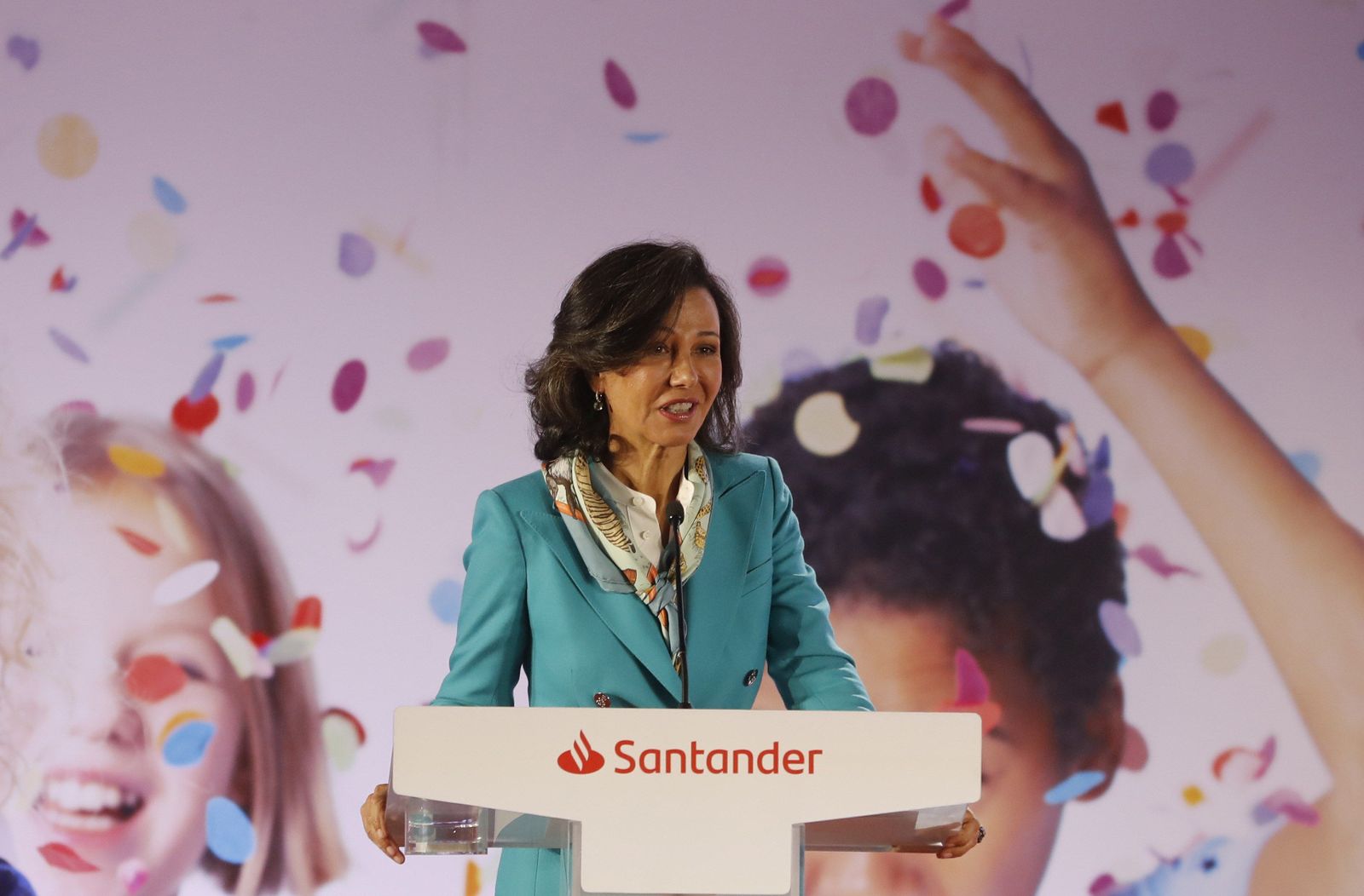 La presidenta del Banco Santander, Ana Botín, en el acto de entrega de premios de la XI Convocatoria de Proyectos Sociales de la entidad.
