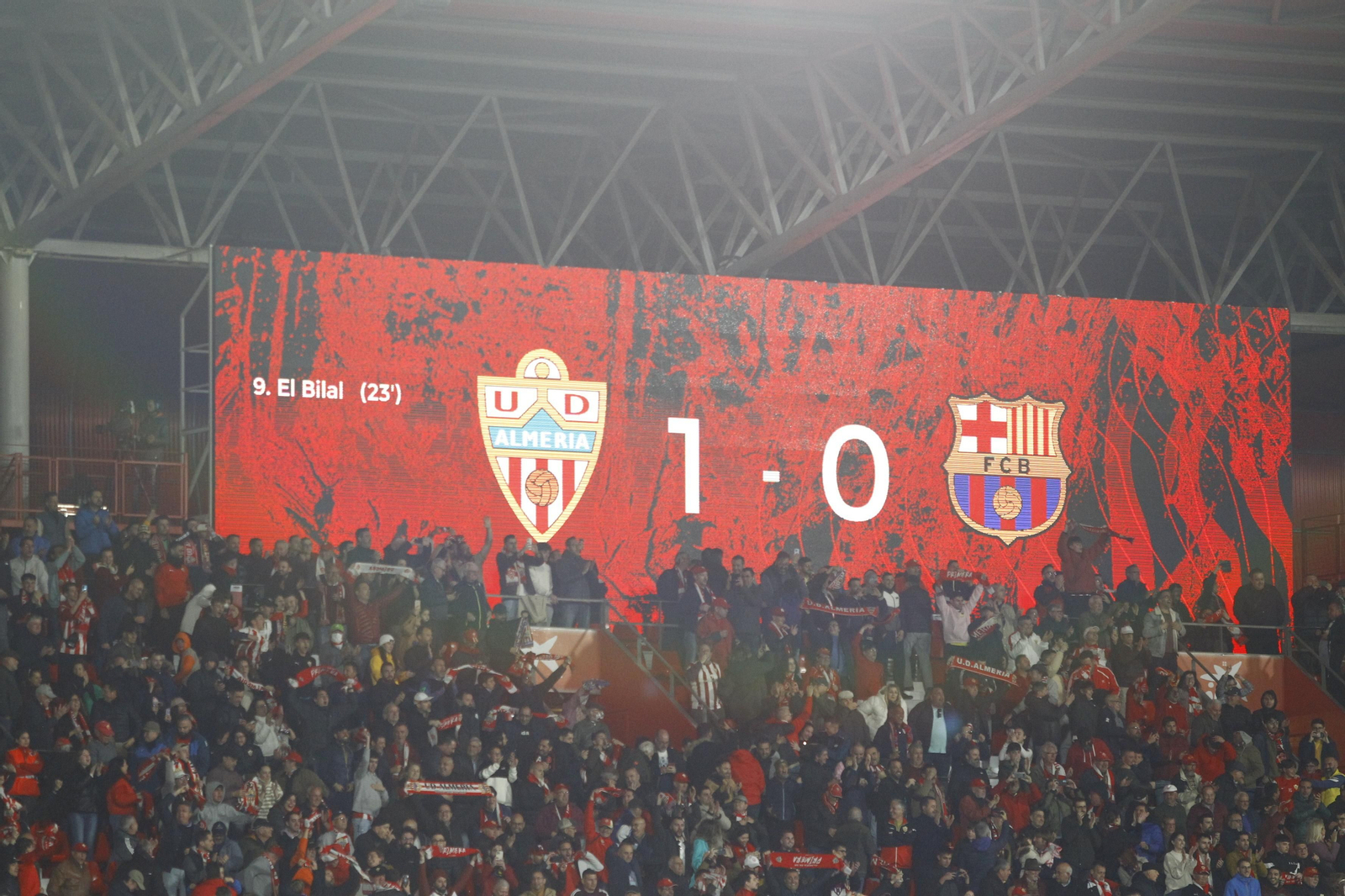 Imágenes de la victoria de la U.D. Almería ante el F.C. Barcelona