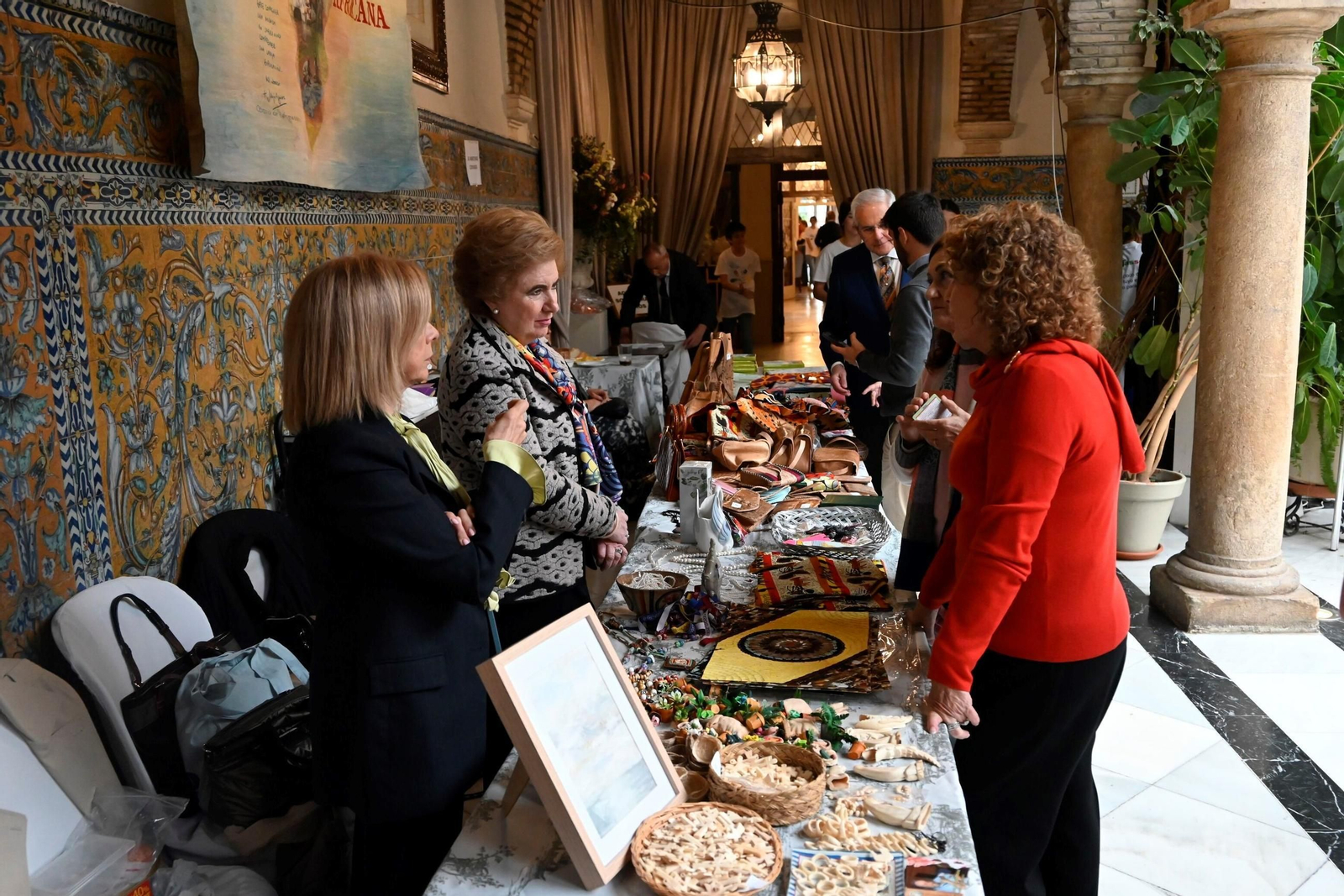 Las imágenes de la comida solidaria de la Fundación Bangassou en Córdoba