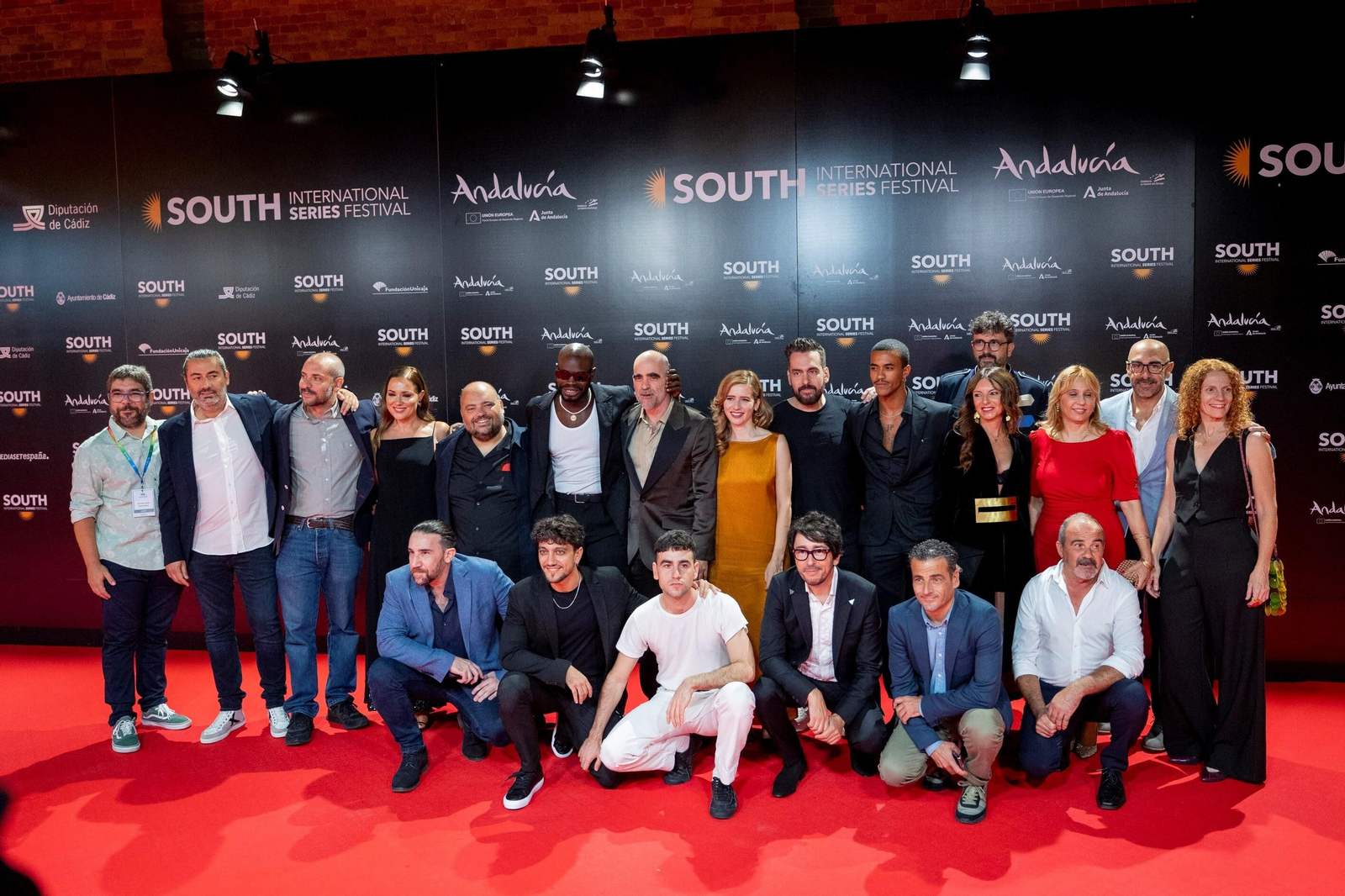 Todas las imágenes de la gran alfombra roja del South Series Festival en Cádiz: Luis Tosar, Marta Hazas, Mariano Peña, ....