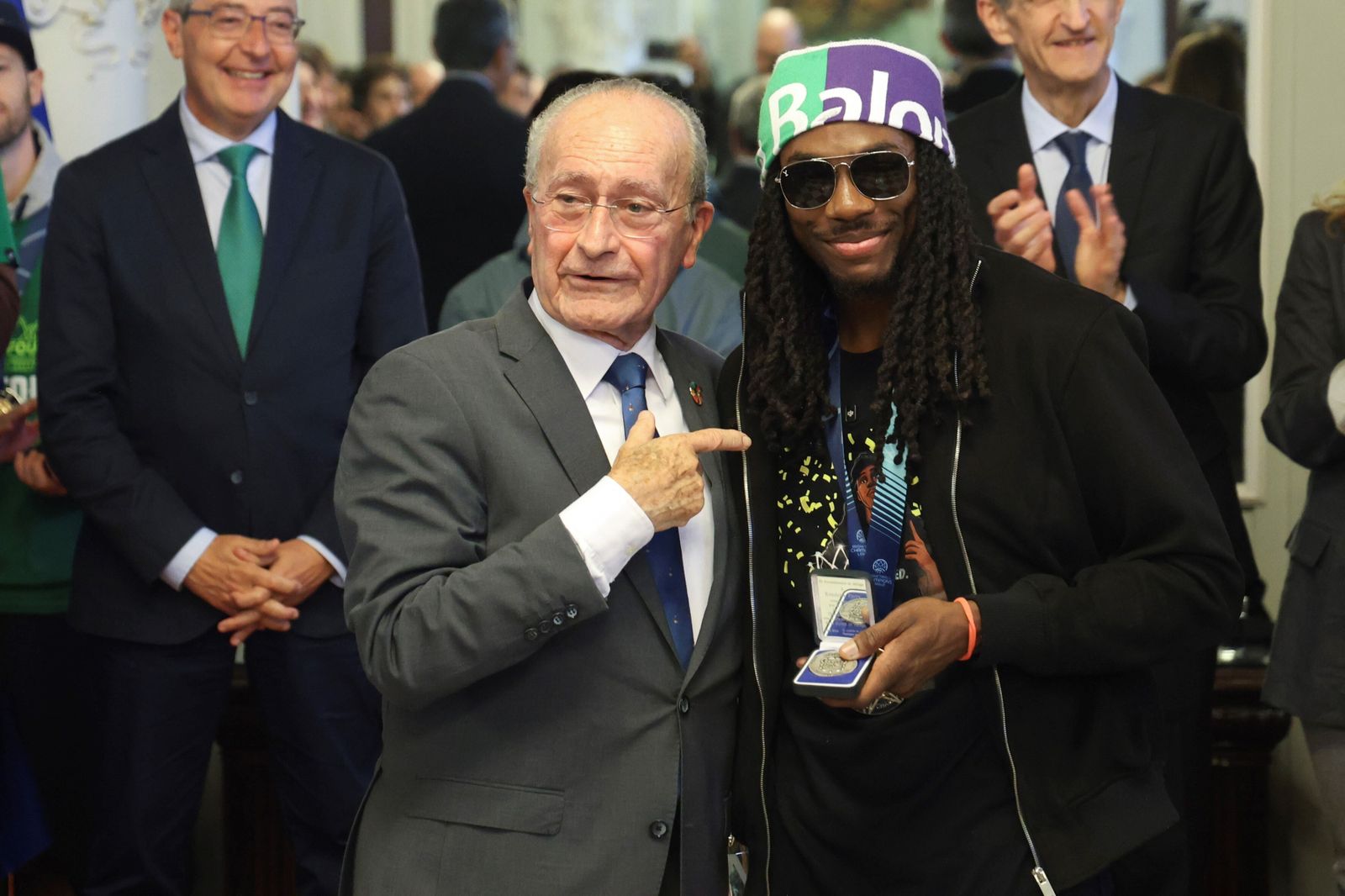 El Unicaja celebra en las calles de Málaga el título de la BCL