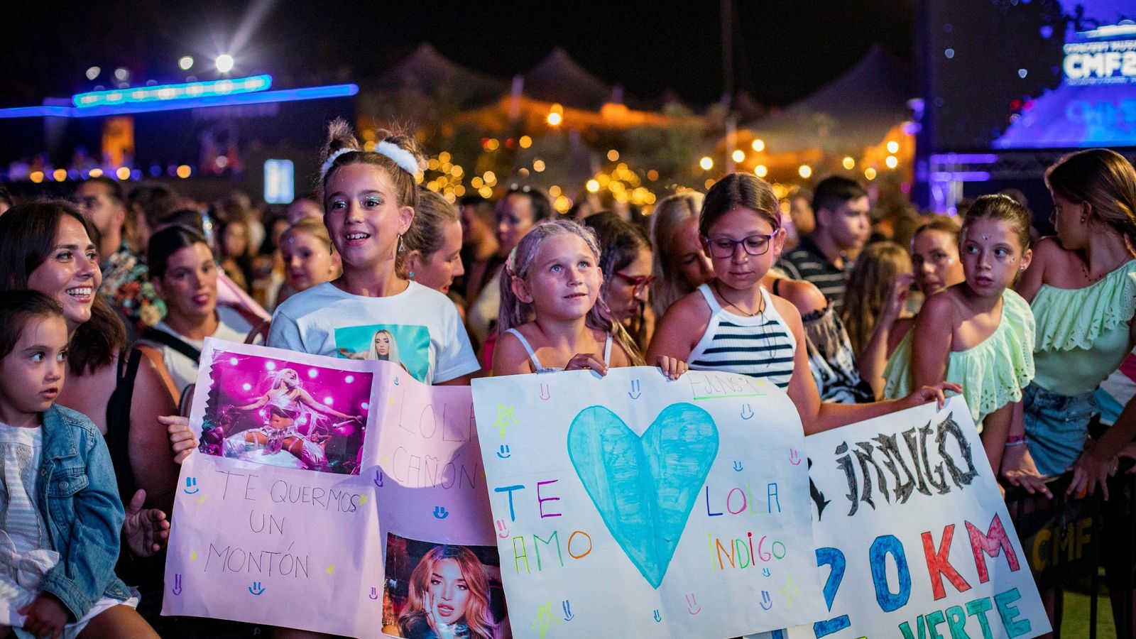 El público más joven ansioso por ver a su ídolo musical