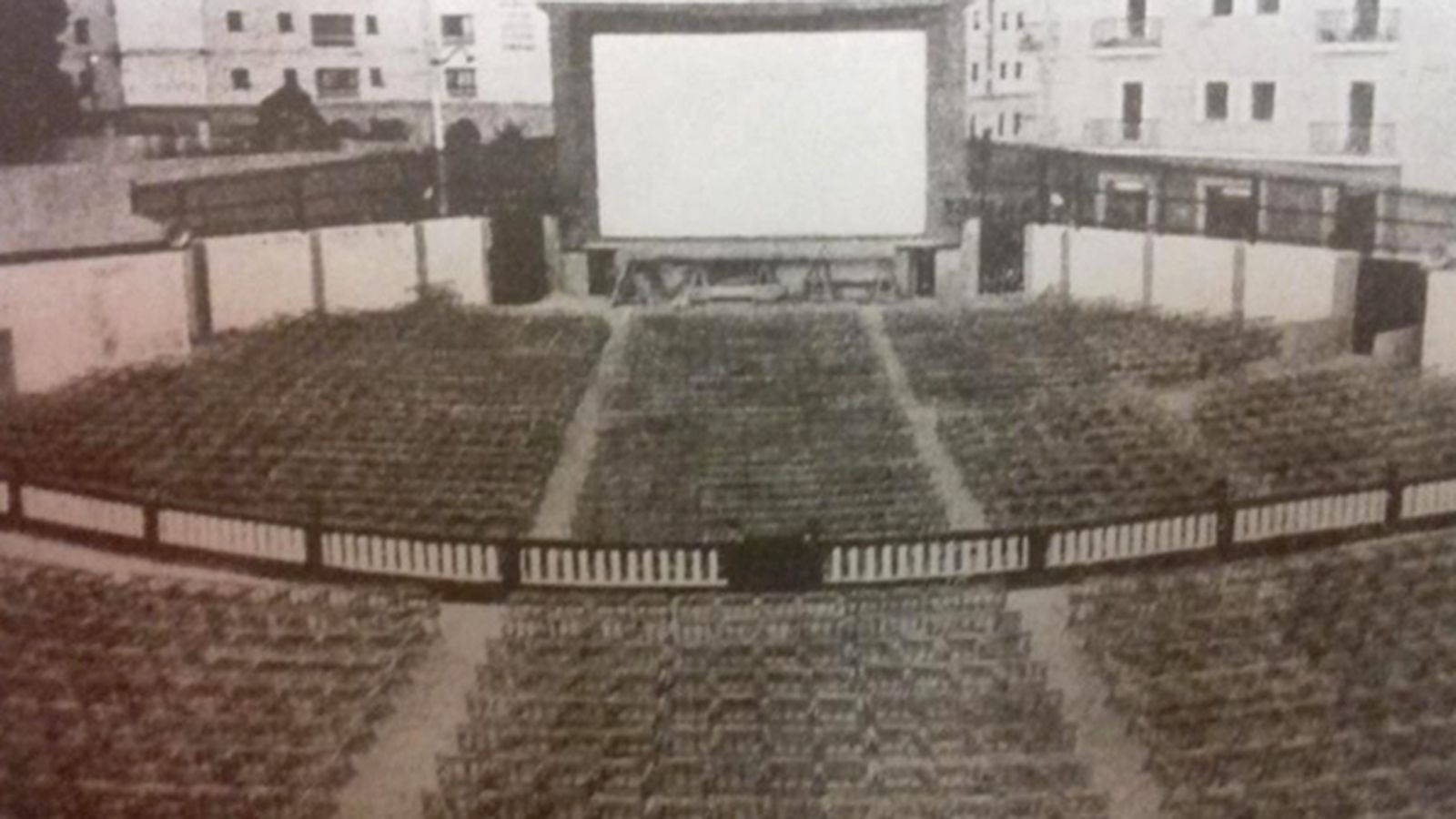 Inaugurado el 7 de julio de 1955, el cine España estuvo situado en Ciudad de Santander y precedió al cine Gaditano