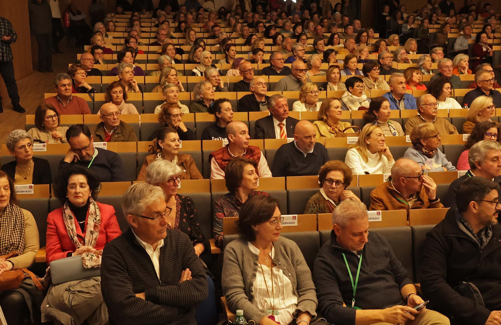 La clase magistral de Asier Unciti-Broceta en el Aula Universitaria de Mayores de la UCA, en imágenes
