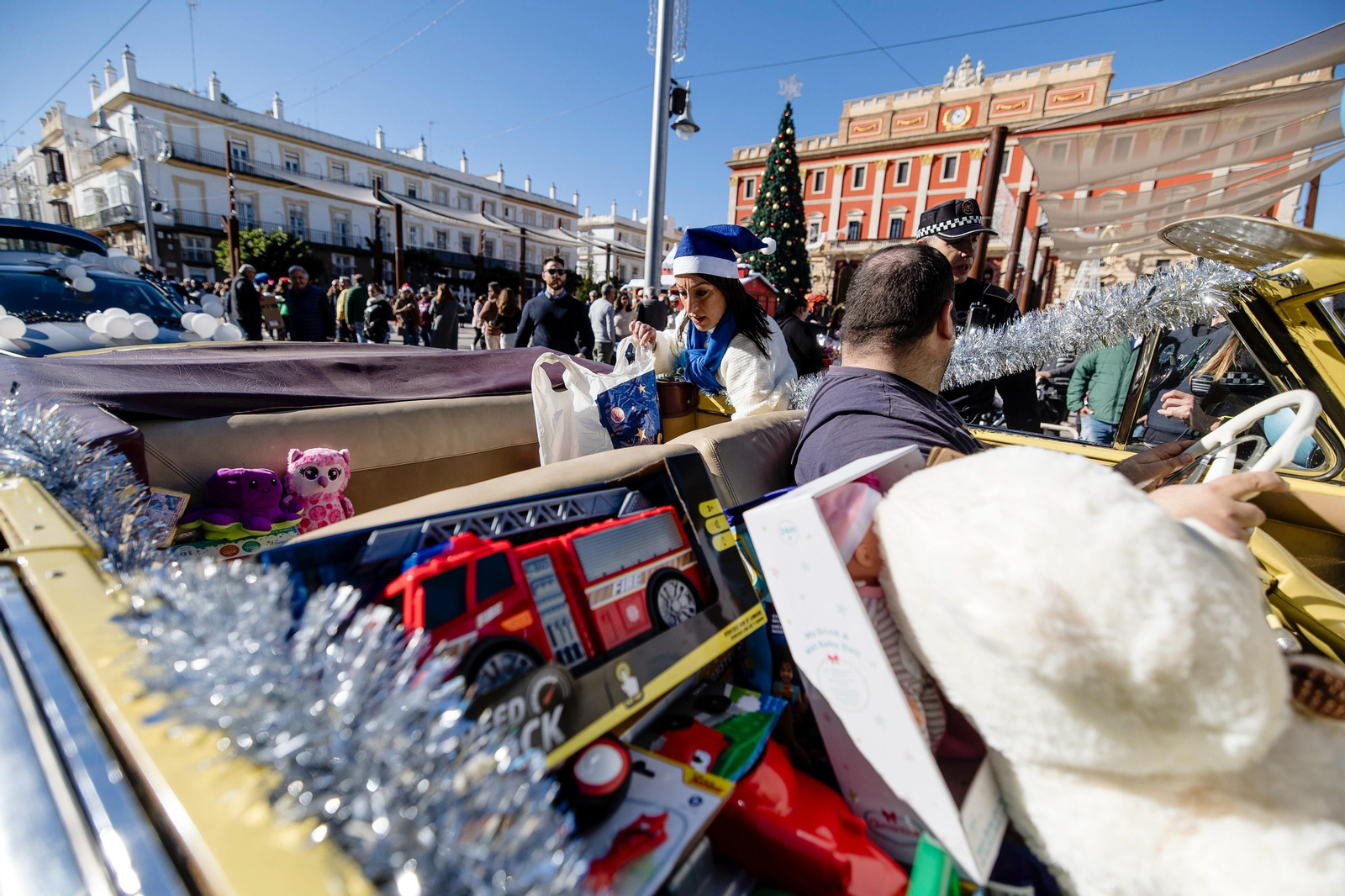 La caravana solidaria para Reyes Magos de San Fernando, en fotografías